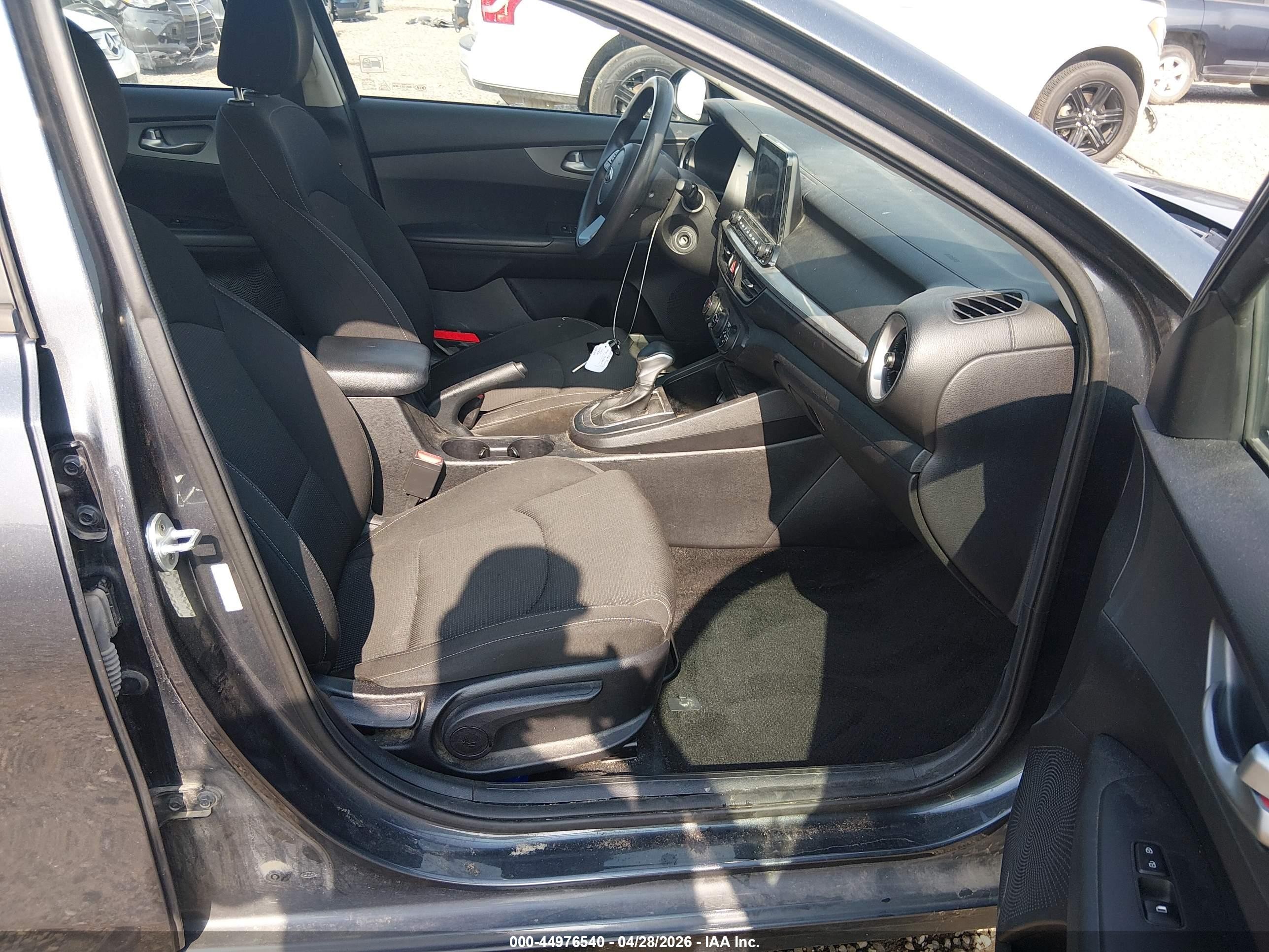 2021 Kia Forte Lxs Gray vin: 3KPF24AD8ME376617