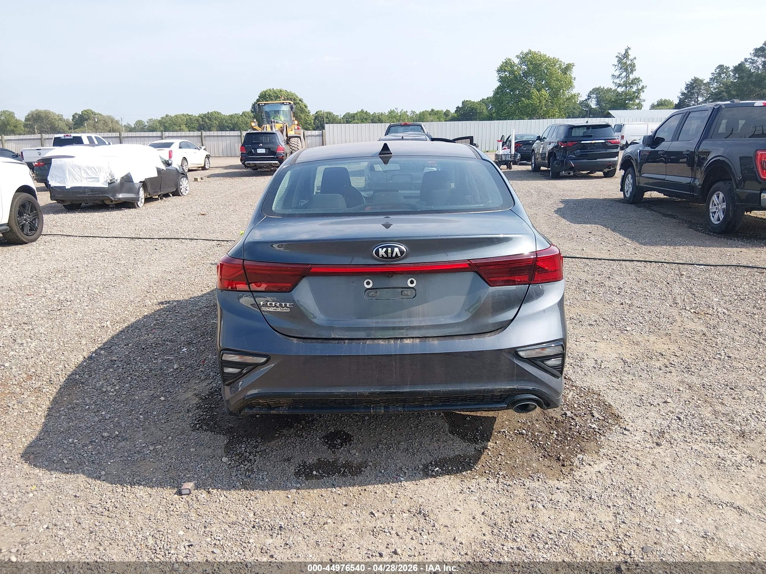 2021 Kia Forte Lxs Gray vin: 3KPF24AD8ME376617