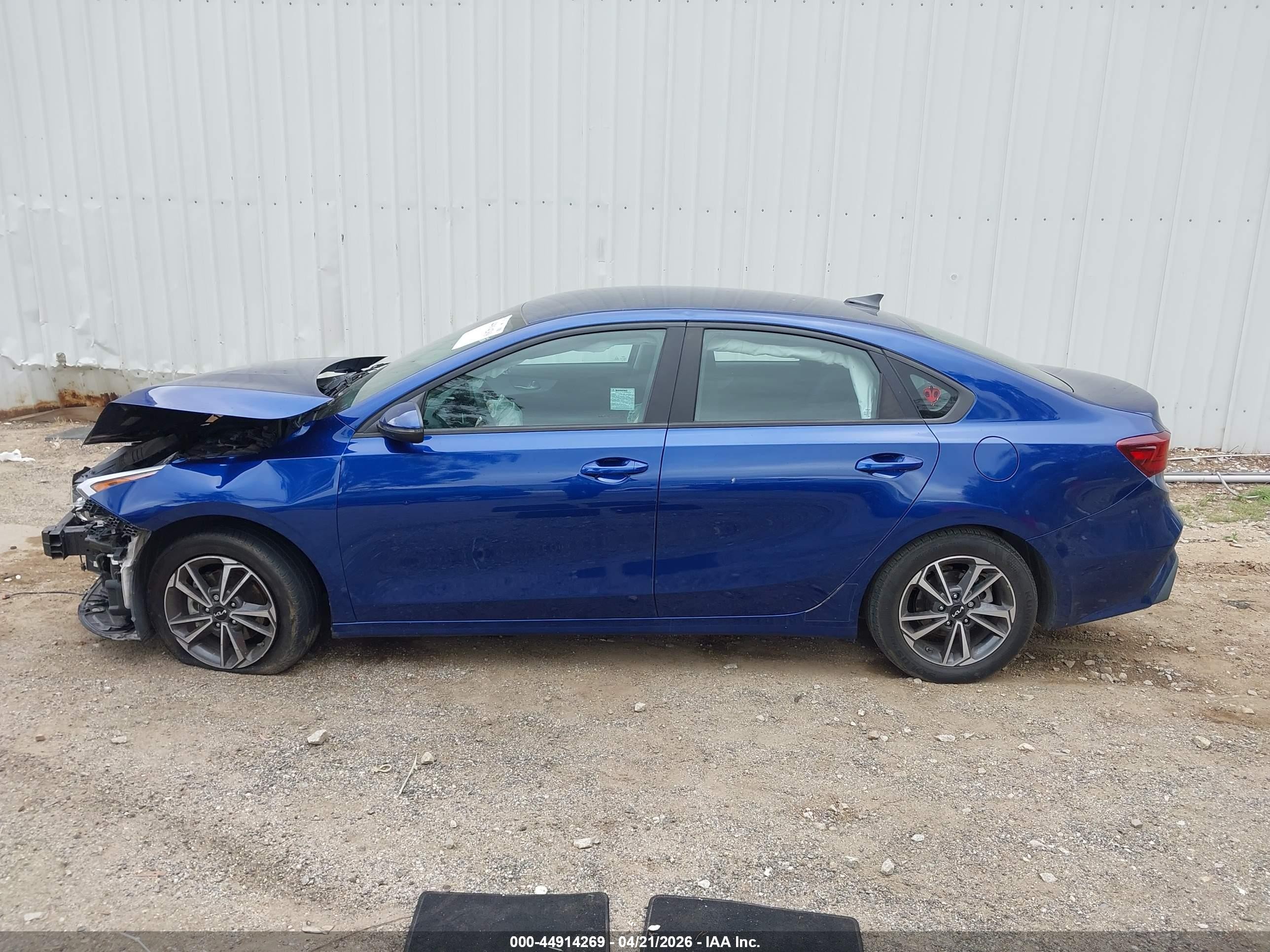 2023 Kia Forte Lxs Blue vin: 3KPF24AD8PE571377