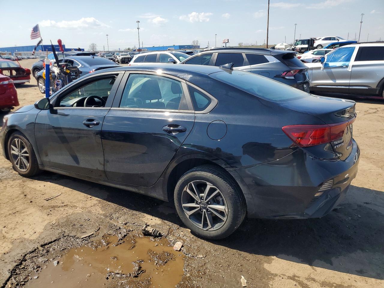 2024 Kia Forte Lxs Black vin: 3KPF24AD8RE789404