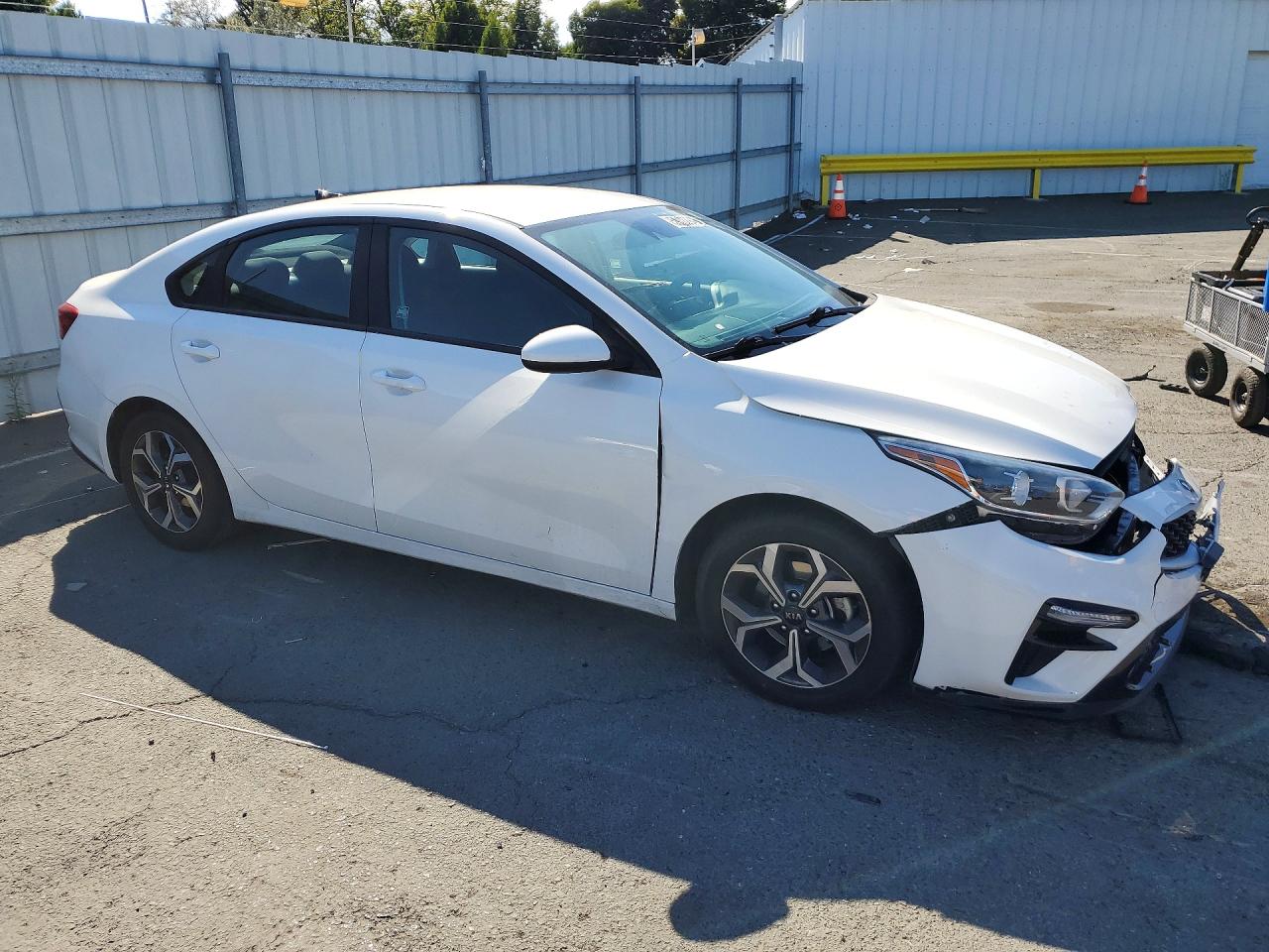 2021 Kia Forte Lxs White vin: 3KPF24AD9ME302414