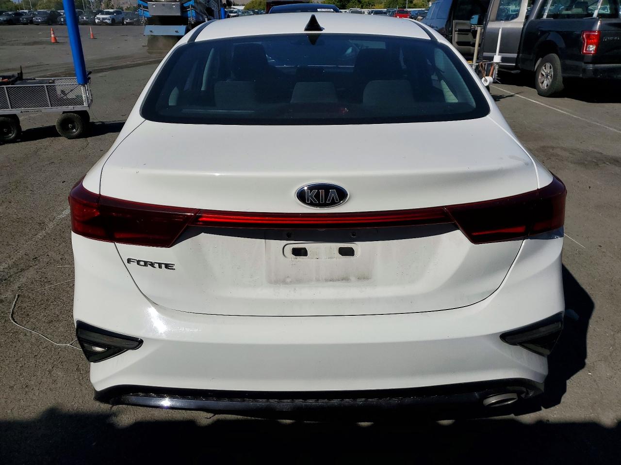 2021 Kia Forte Lxs White vin: 3KPF24AD9ME302414