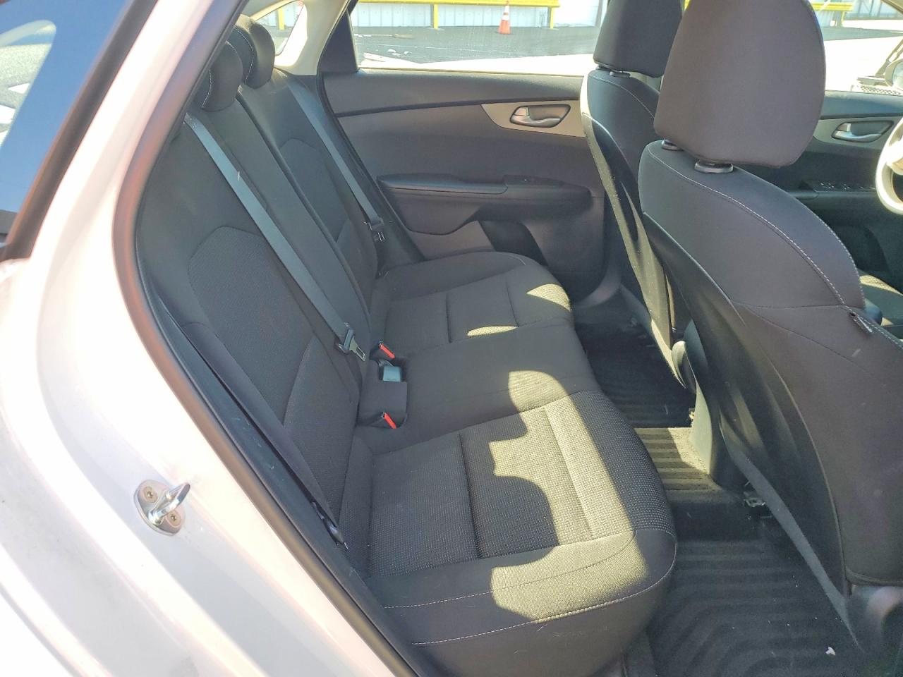 2021 Kia Forte Lxs White vin: 3KPF24AD9ME302414