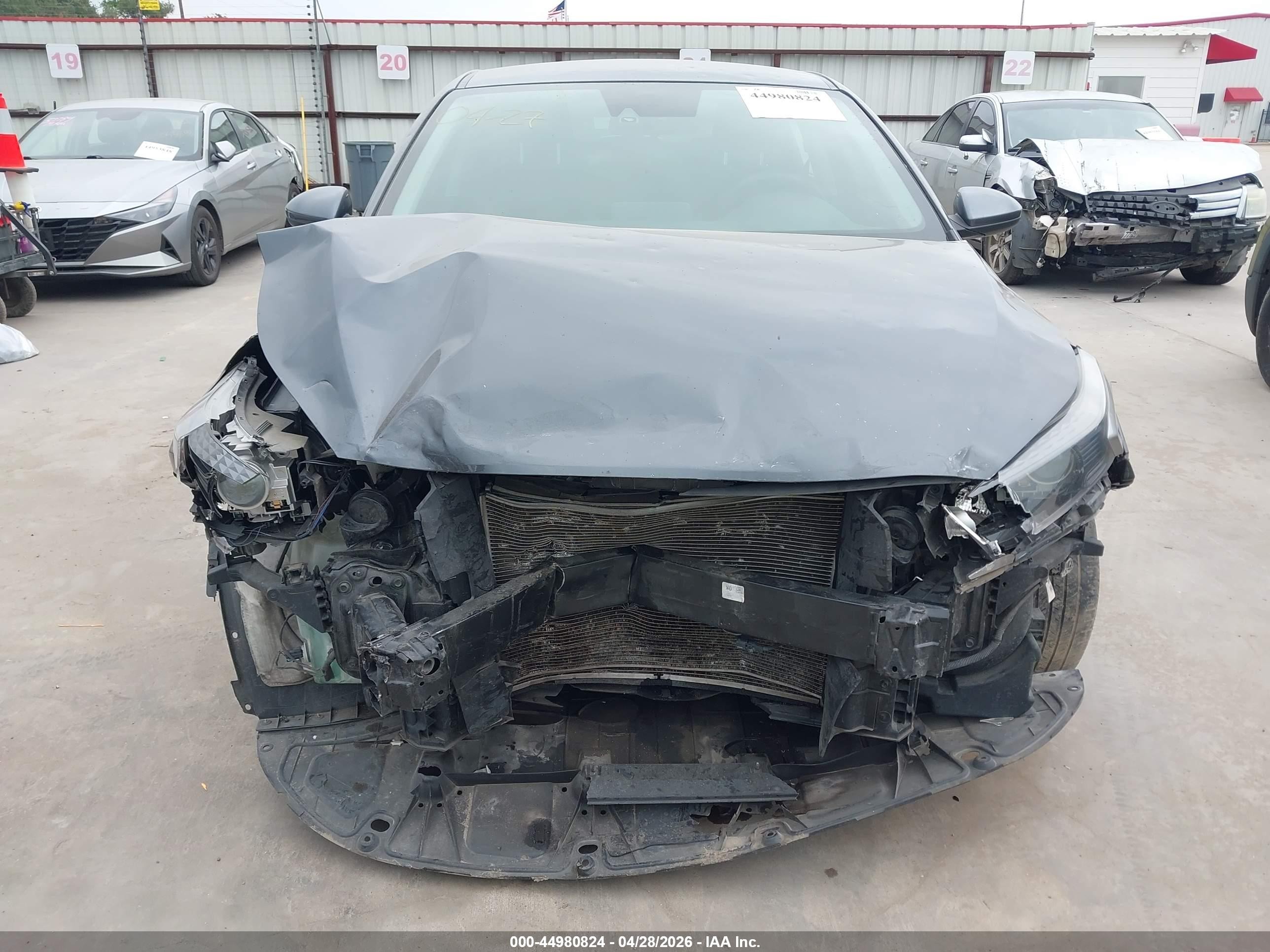 2022 Kia Forte Lxs Gray vin: 3KPF24AD9NE448538