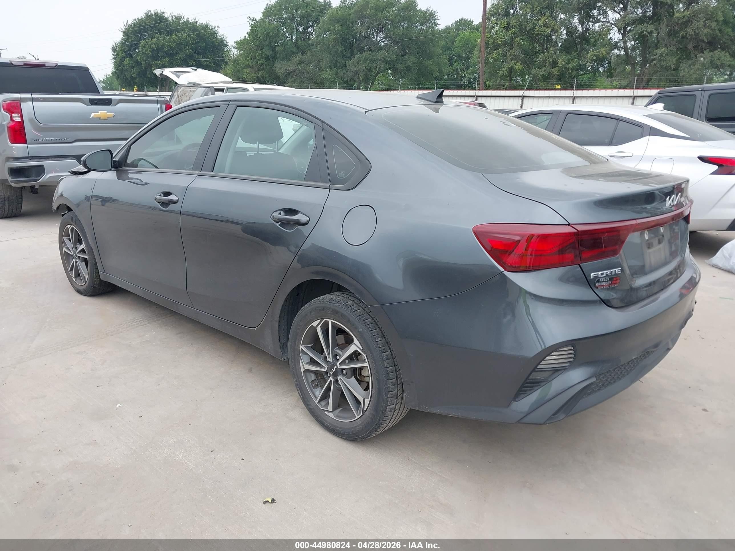 2022 Kia Forte Lxs Gray vin: 3KPF24AD9NE448538