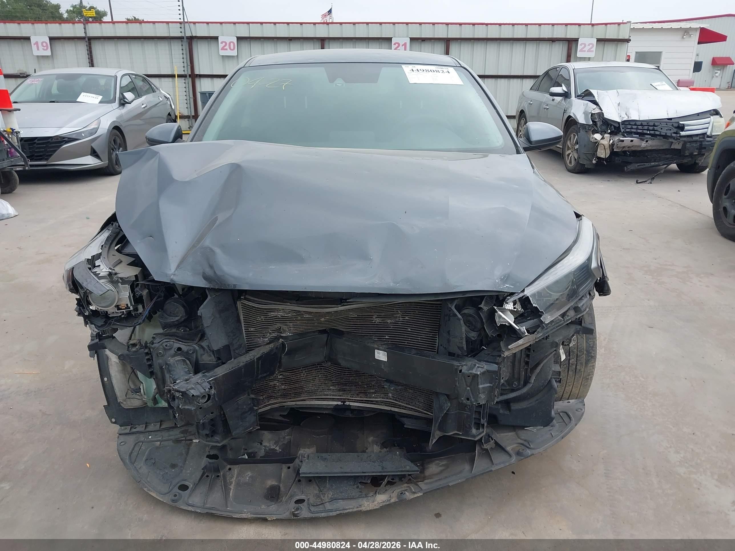 2022 Kia Forte Lxs Gray vin: 3KPF24AD9NE448538