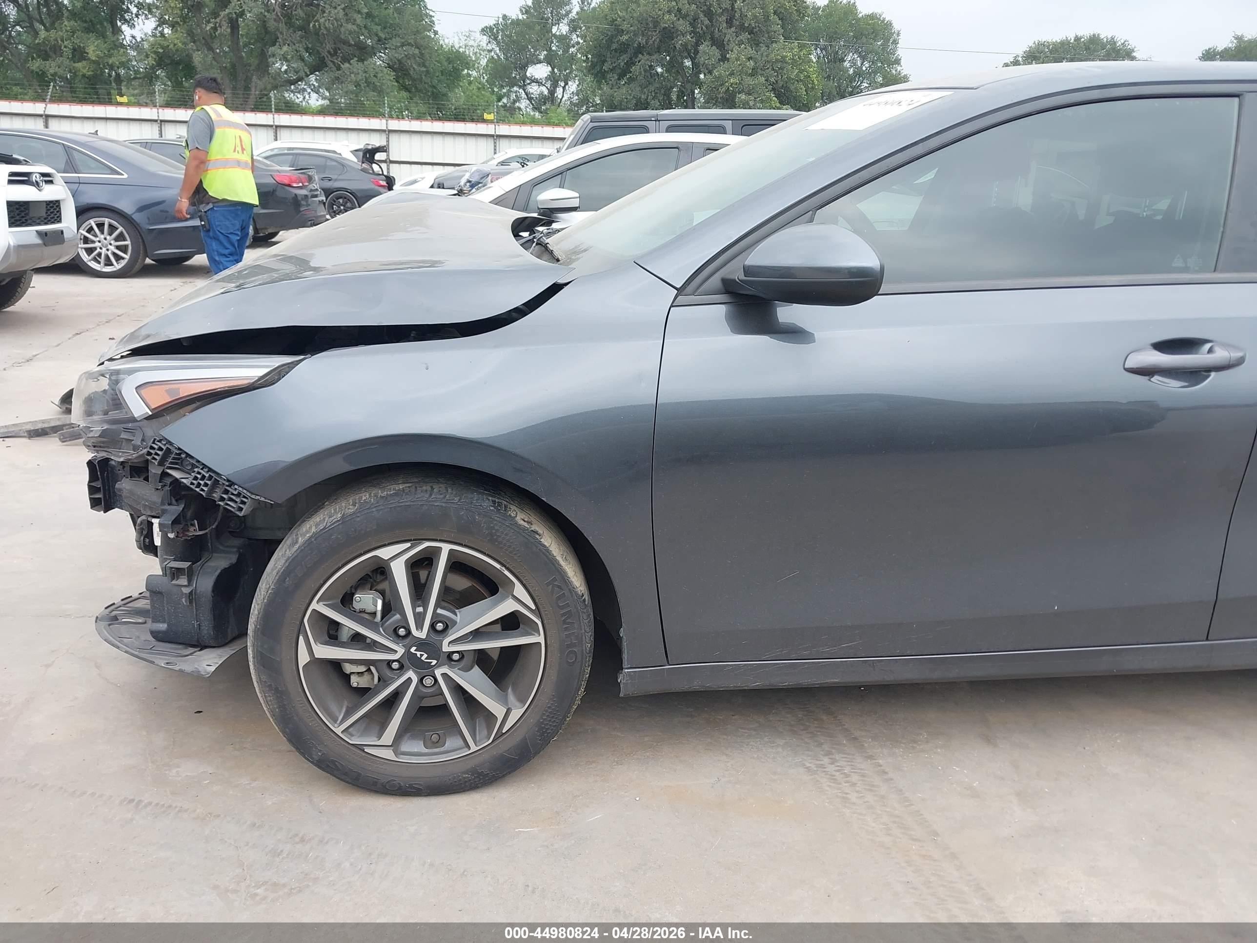 2022 Kia Forte Lxs Gray vin: 3KPF24AD9NE448538