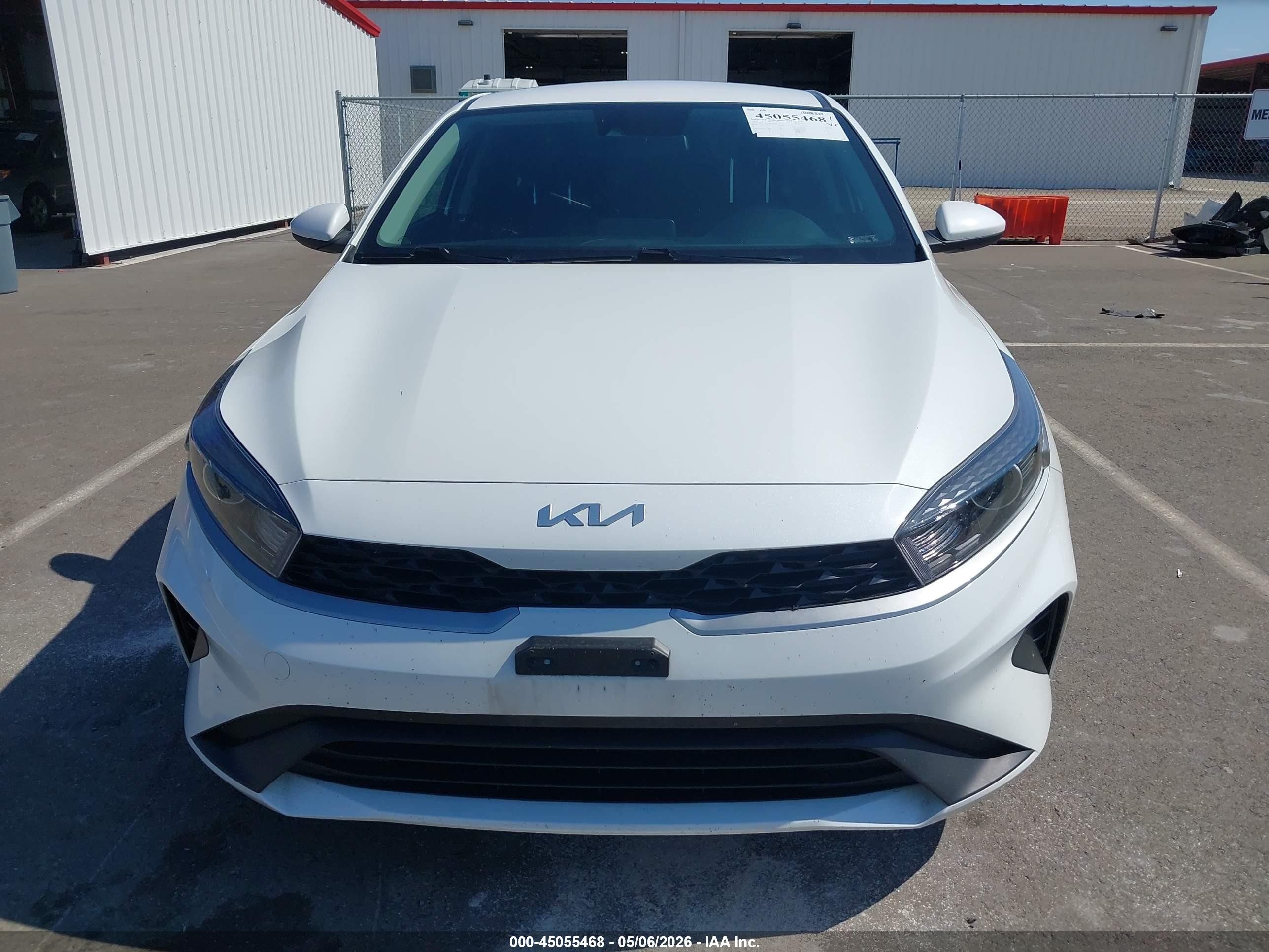 2023 Kia Forte Lxs Белый vin: 3KPF24AD9PE674131