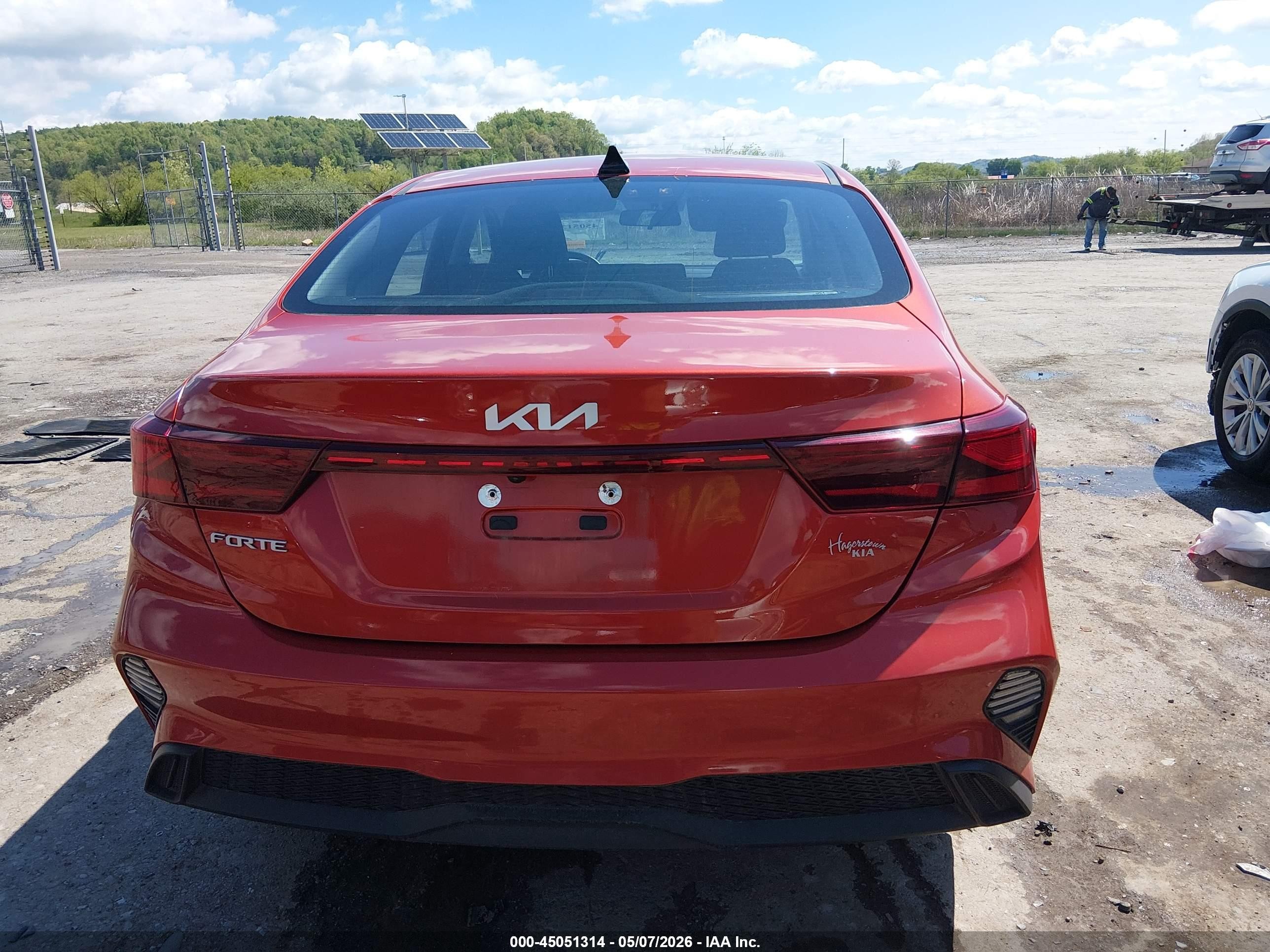 2024 Kia Forte Lxs Orange vin: 3KPF24AD9RE697377