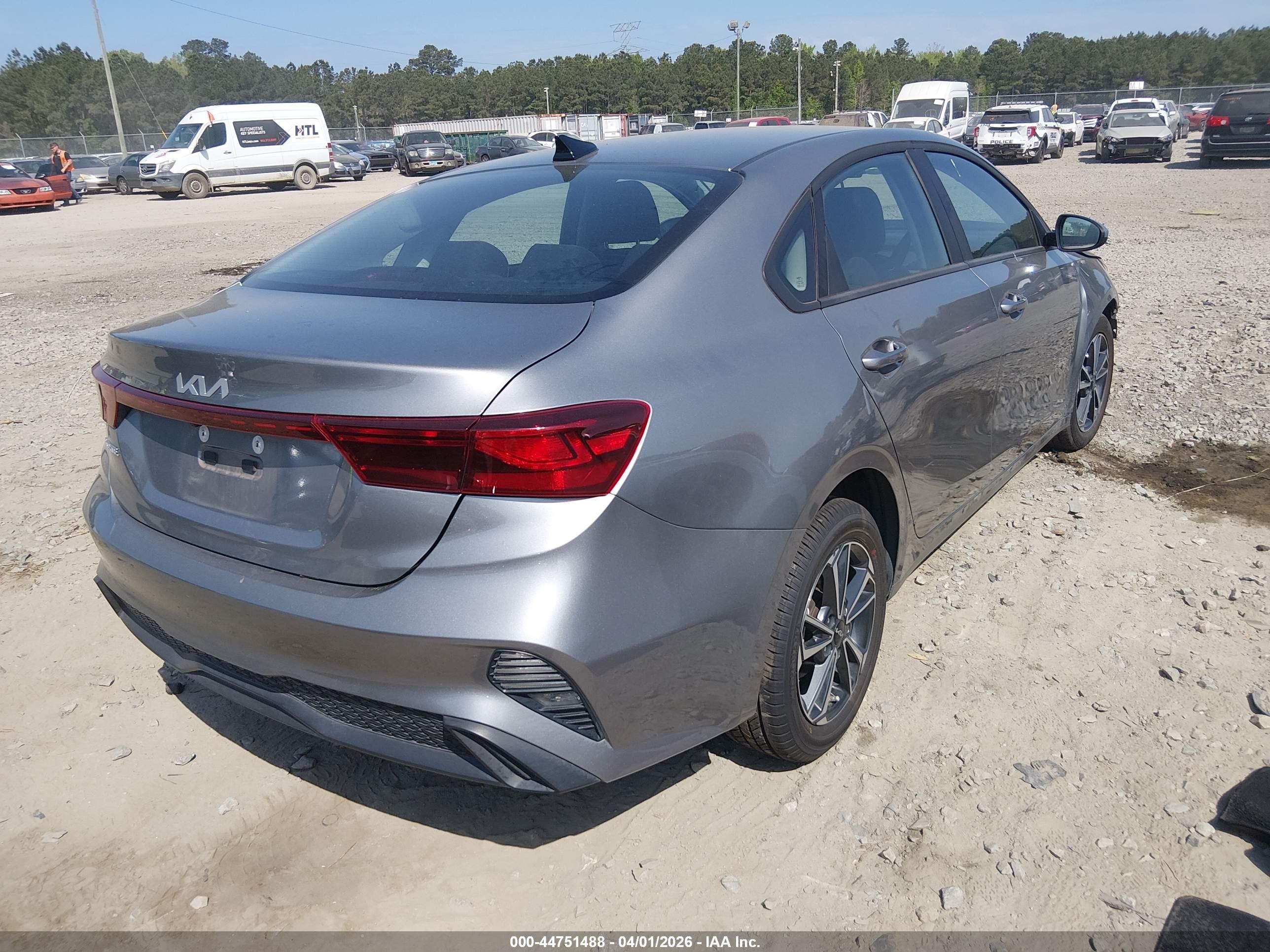 2024 Kia Forte Lxs Gray vin: 3KPF24AD9RE721709