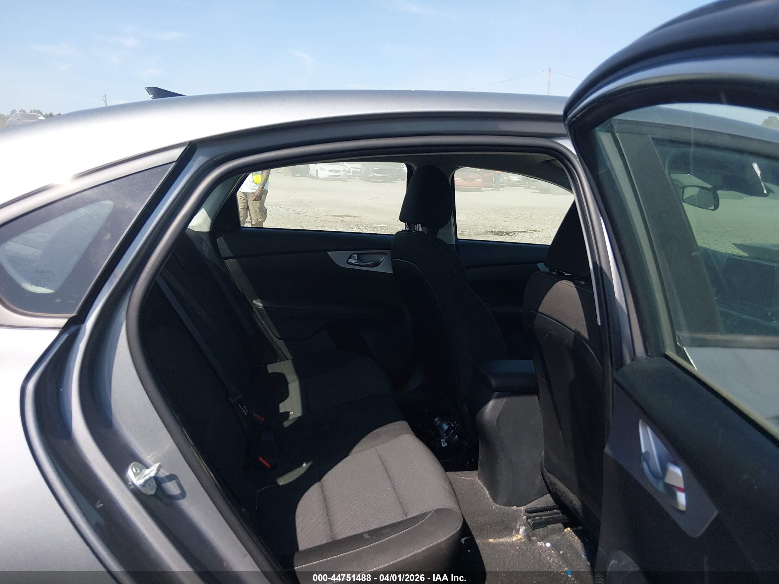 2024 Kia Forte Lxs Gray vin: 3KPF24AD9RE721709