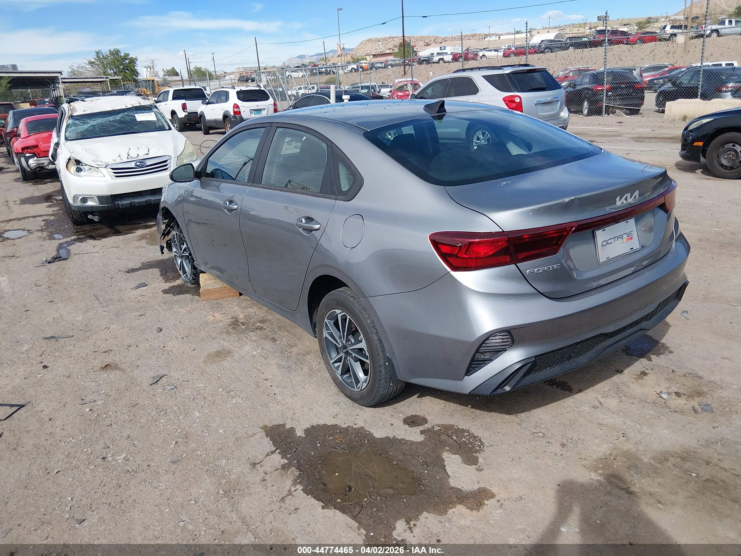 2024 Kia Forte Lxs Gray vin: 3KPF24AD9RE736291