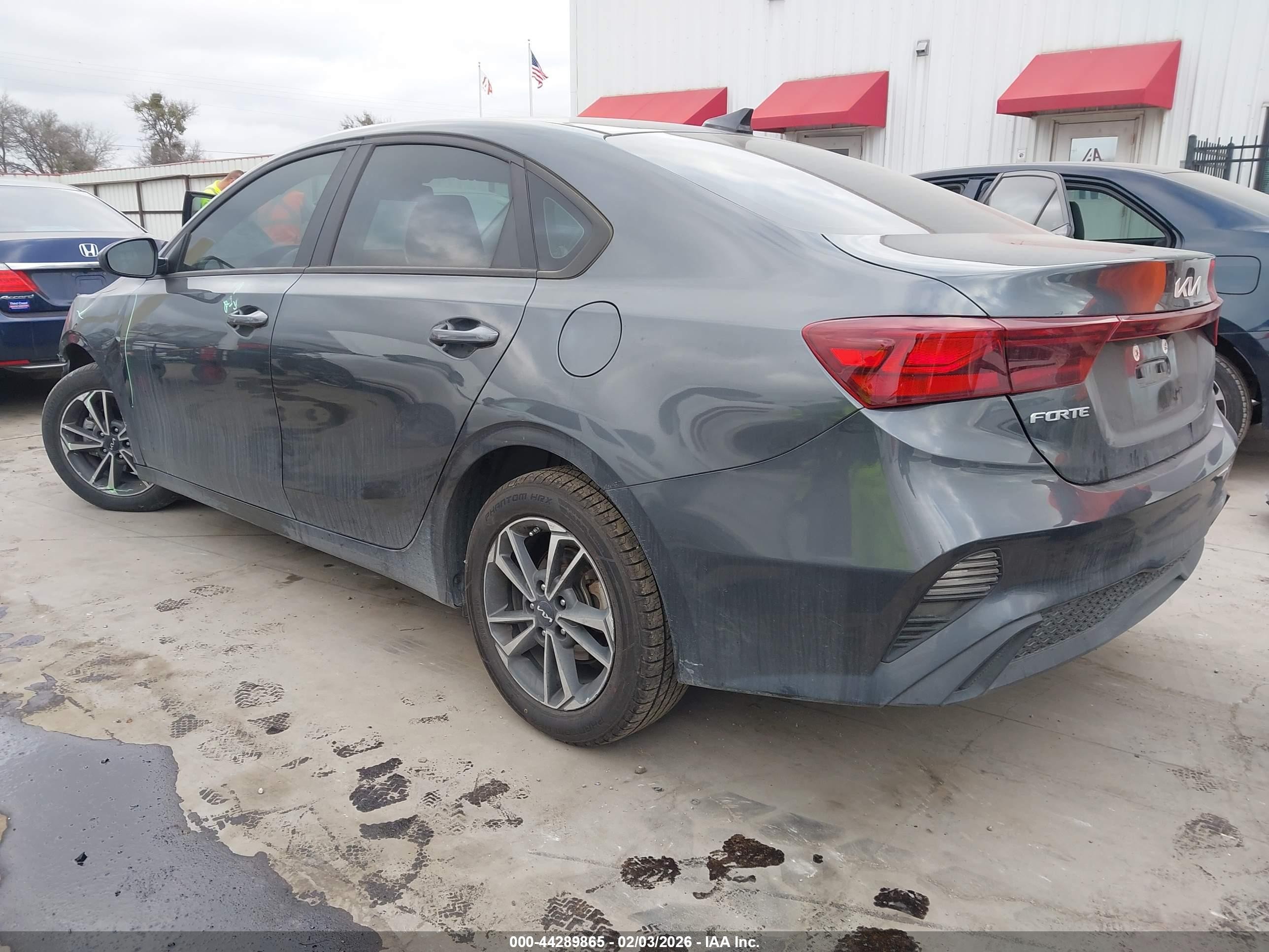 2024 Kia Forte Lxs Gray vin: 3KPF24AD9RE748005
