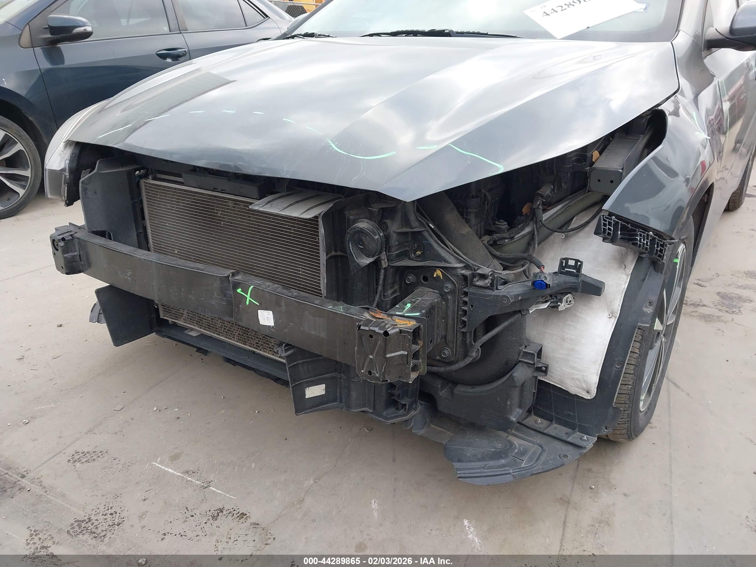 2024 Kia Forte Lxs Gray vin: 3KPF24AD9RE748005