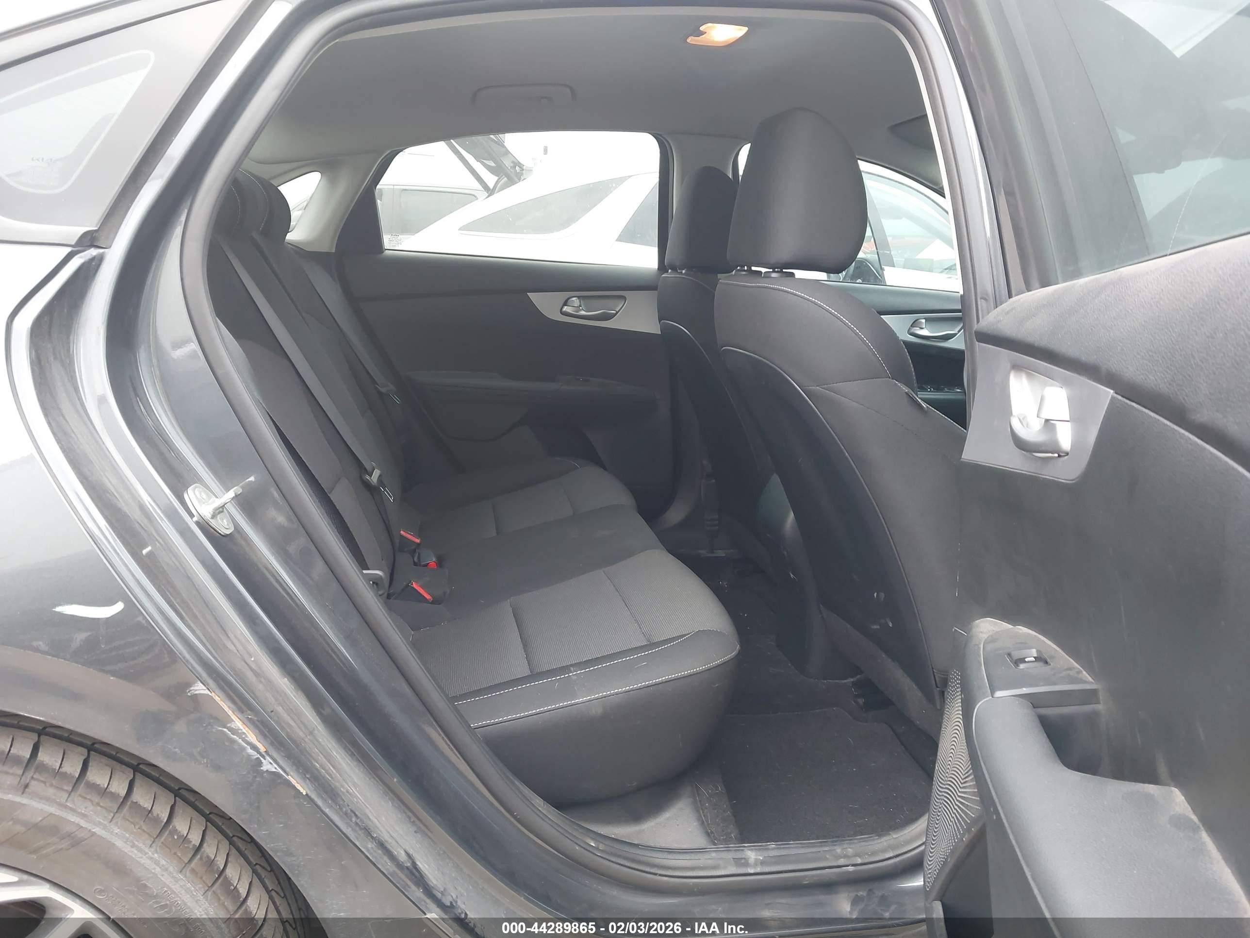 2024 Kia Forte Lxs Gray vin: 3KPF24AD9RE748005