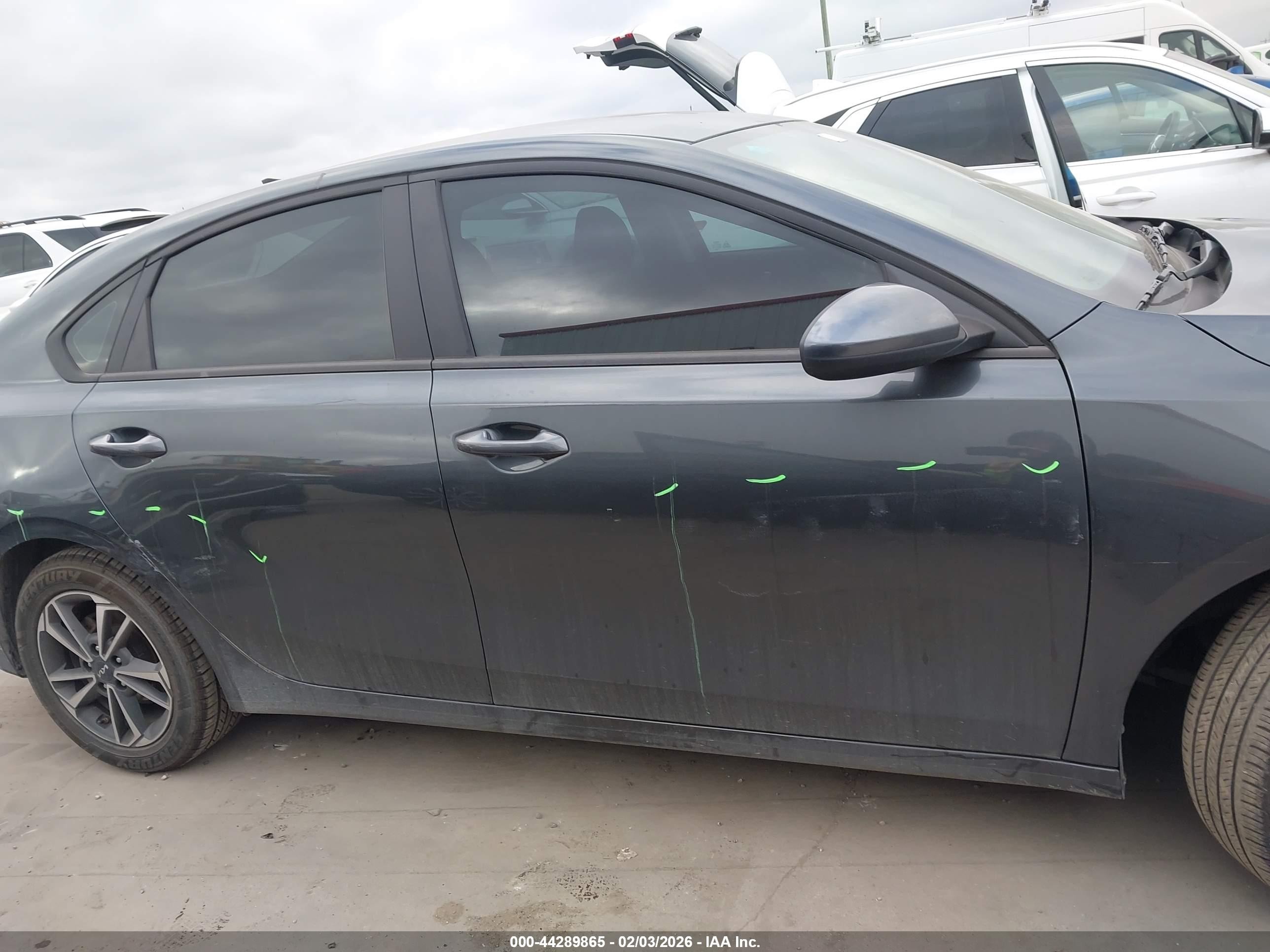 2024 Kia Forte Lxs Gray vin: 3KPF24AD9RE748005