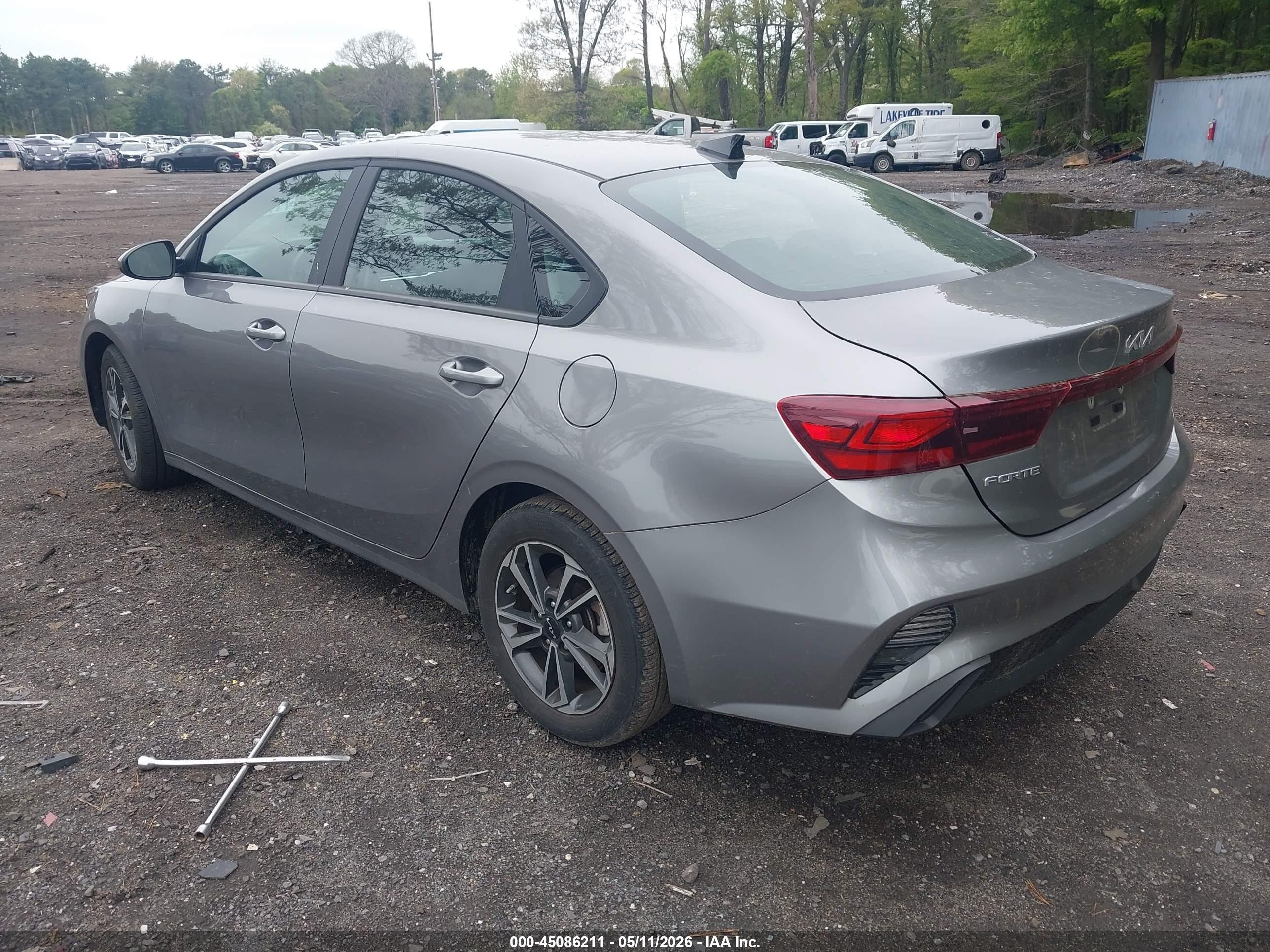 2024 Kia Forte Lxs Gray vin: 3KPF24AD9RE830414