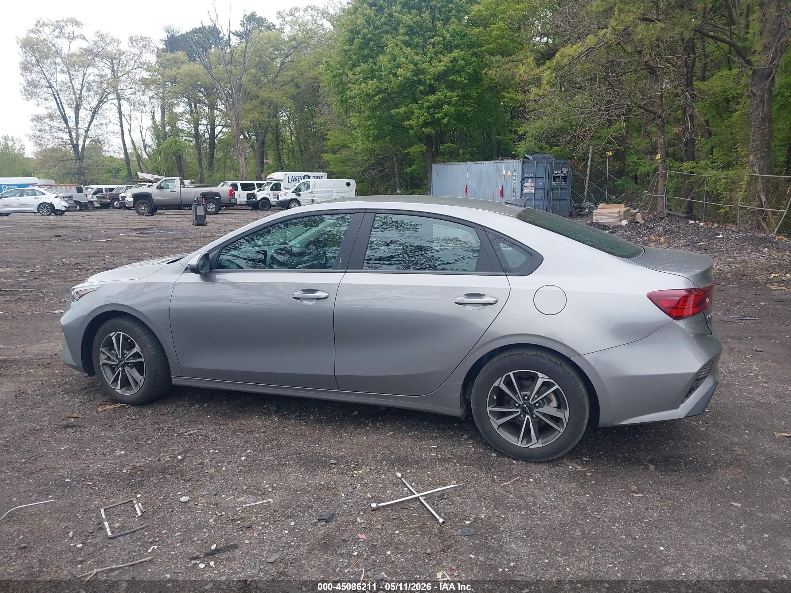 2024 Kia Forte Lxs Gray vin: 3KPF24AD9RE830414