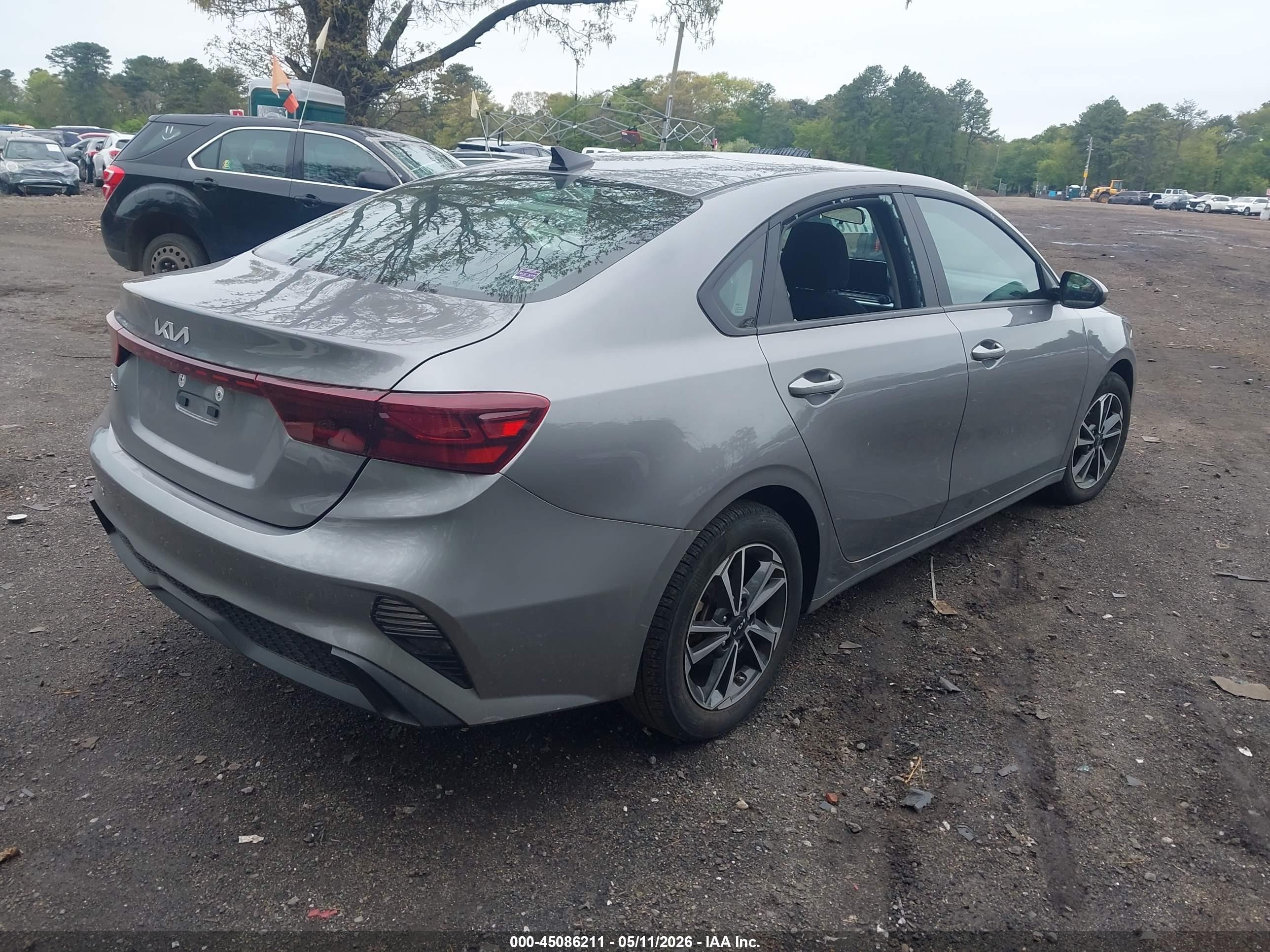 2024 Kia Forte Lxs Gray vin: 3KPF24AD9RE830414