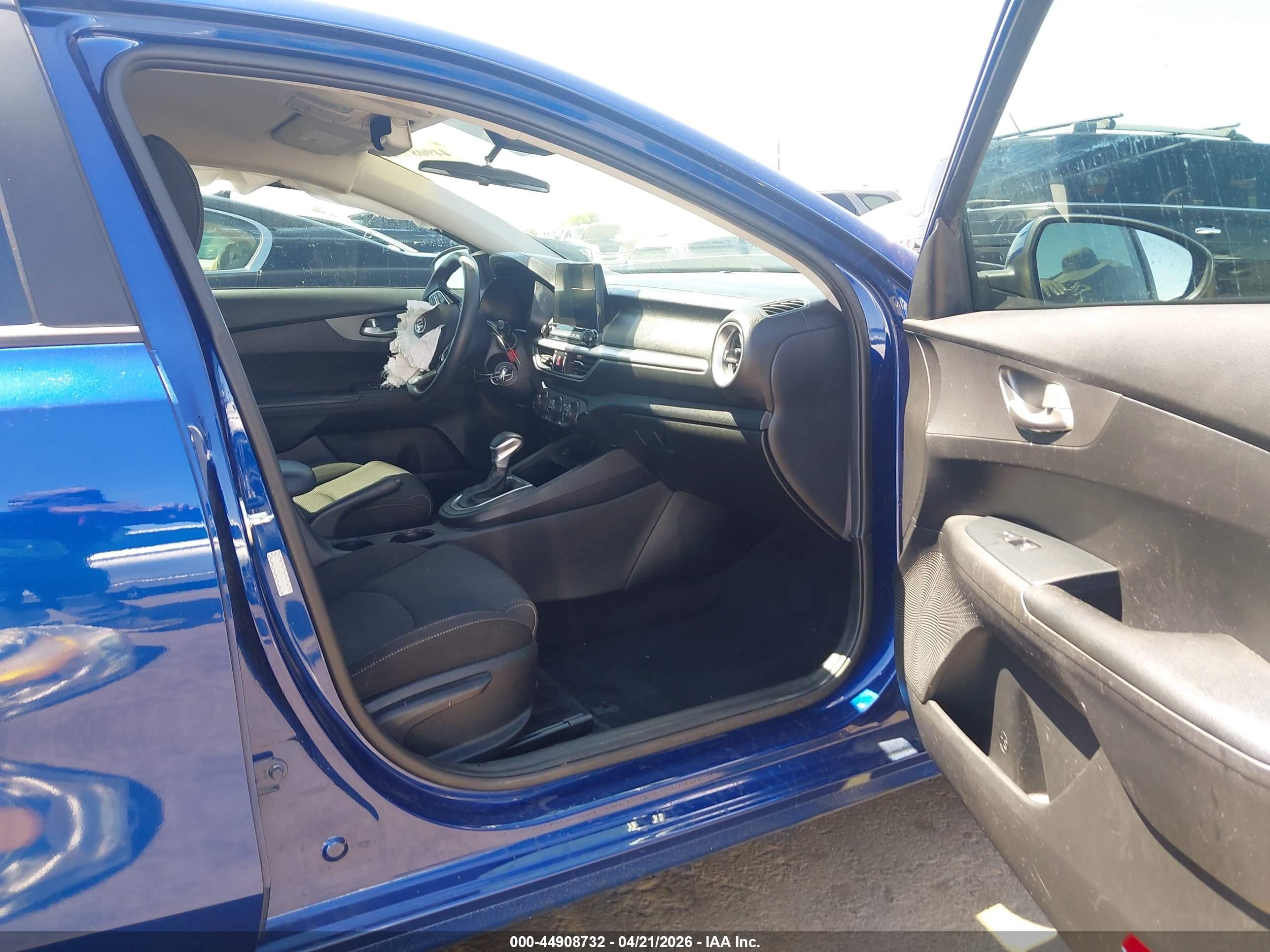 2020 Kia Forte Lxs Blue vin: 3KPF24ADXLE243730