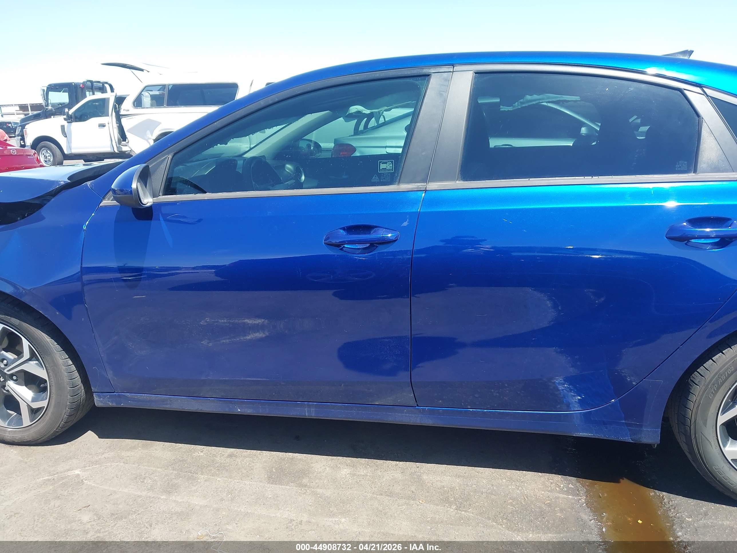 2020 Kia Forte Lxs Blue vin: 3KPF24ADXLE243730