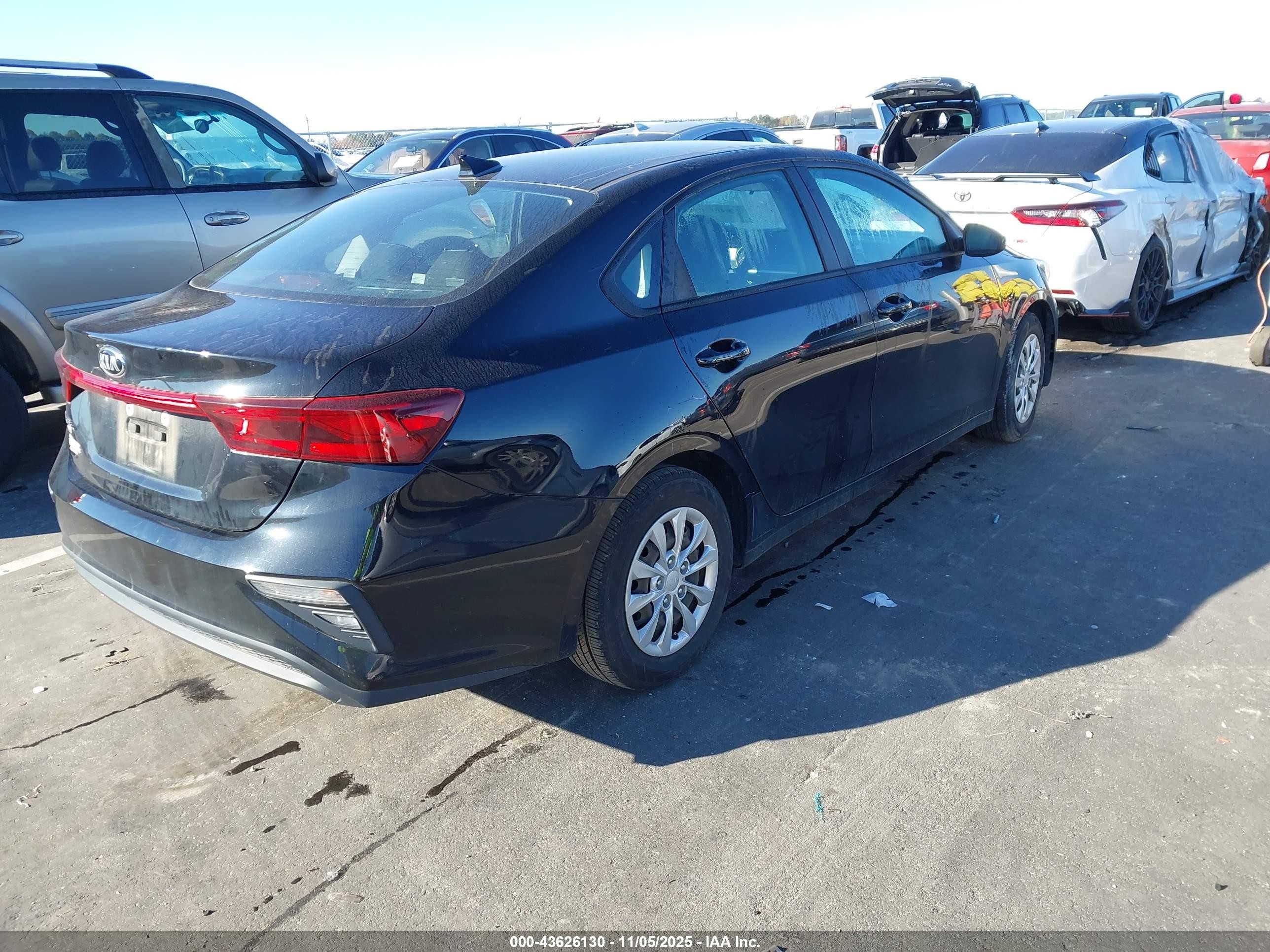2021 Kia Forte Fe Black vin: 3KPF24ADXME326639