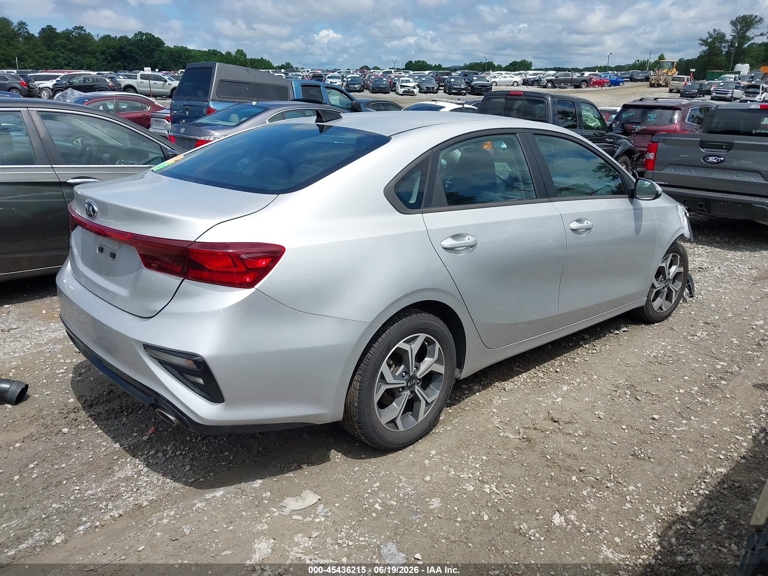2021 Kia Forte Lxs Silver vin: 3KPF24ADXME339360