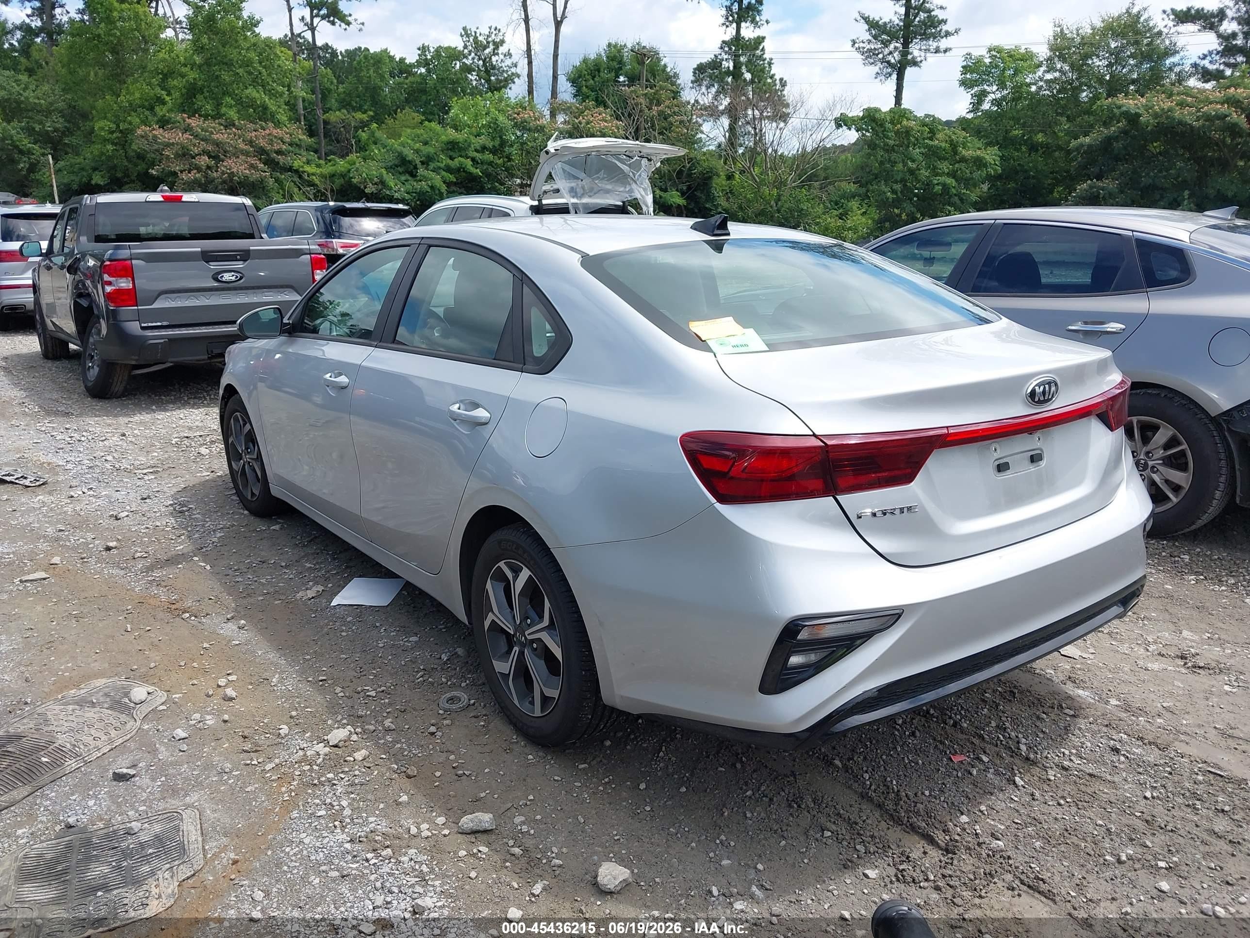 2021 Kia Forte Lxs Silver vin: 3KPF24ADXME339360