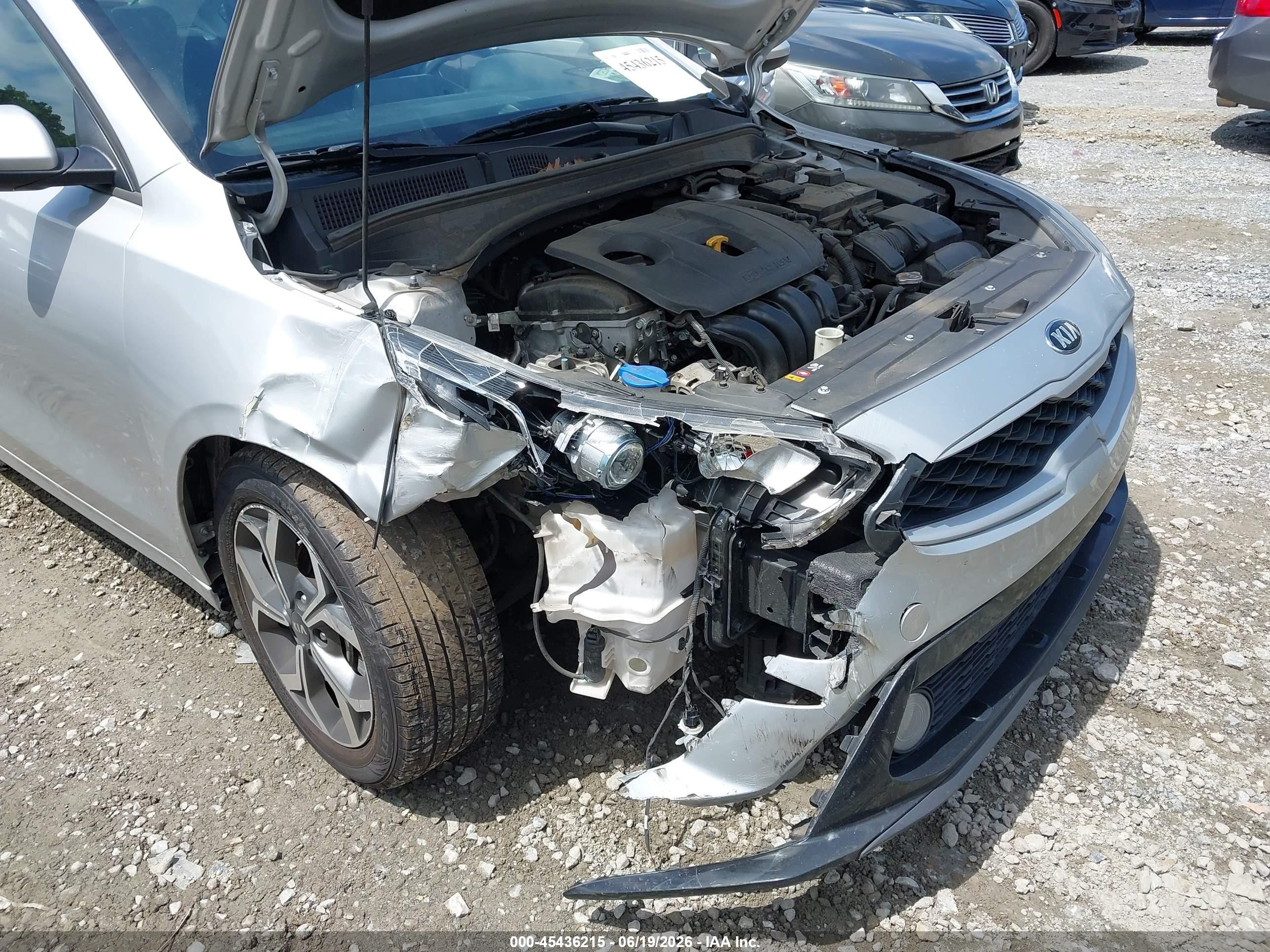 2021 Kia Forte Lxs Silver vin: 3KPF24ADXME339360