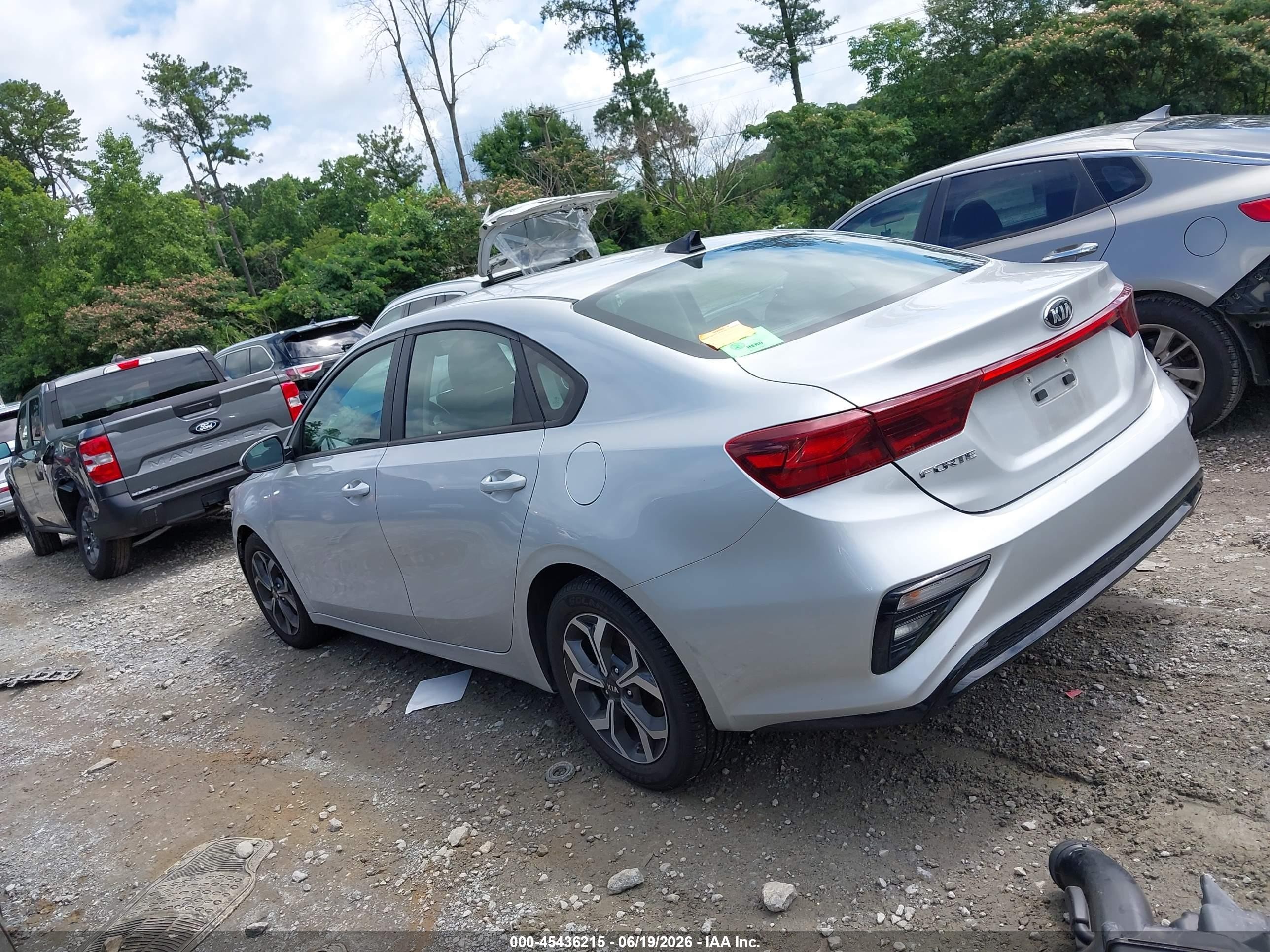 2021 Kia Forte Lxs Silver vin: 3KPF24ADXME339360