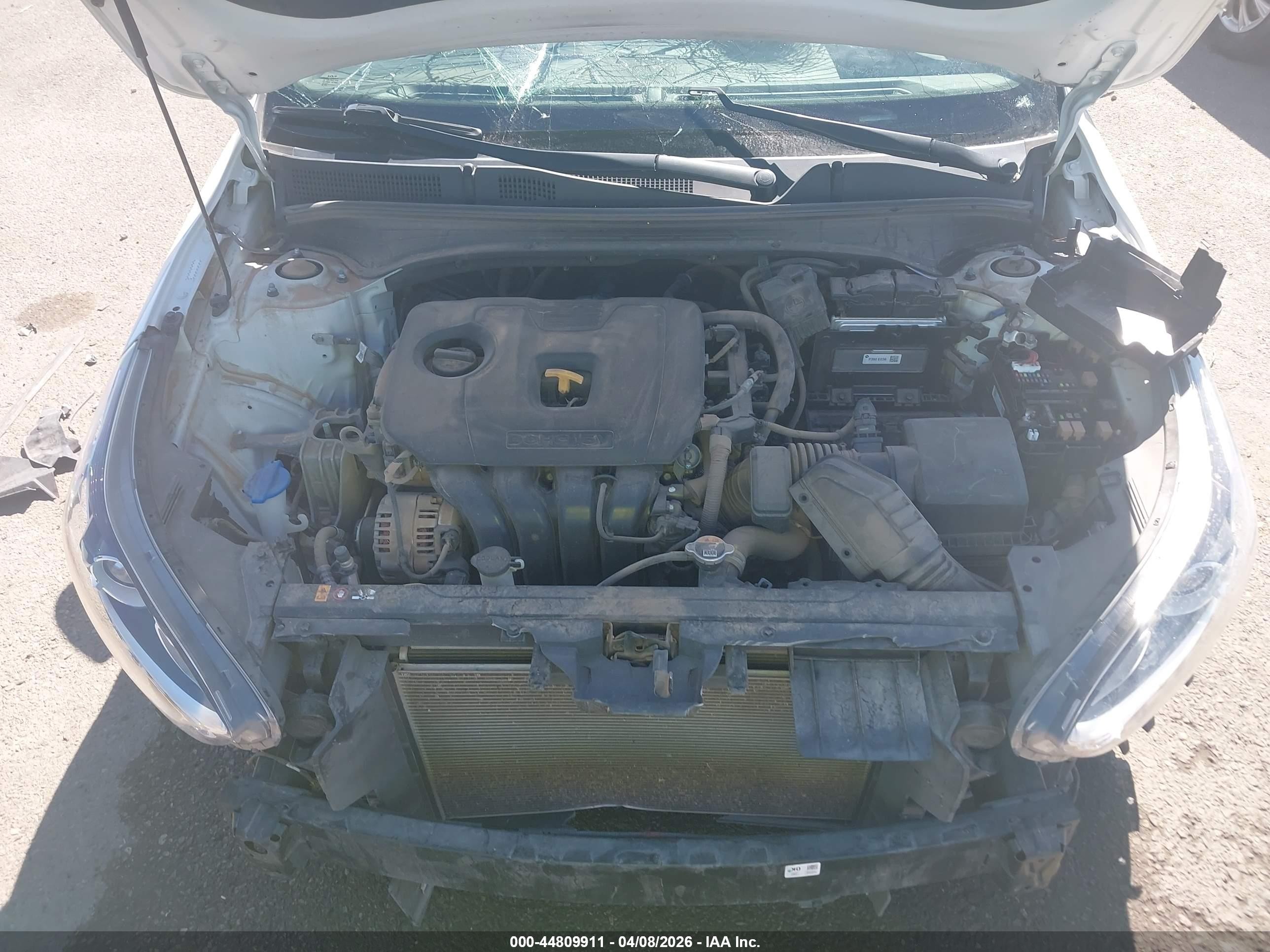 2021 Kia Forte Lxs White vin: 3KPF24ADXME375727