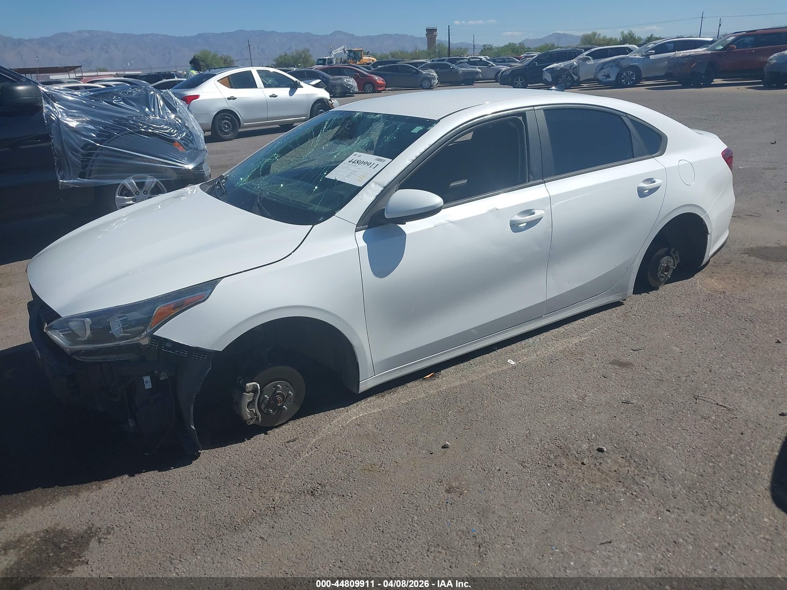 2021 Kia Forte Lxs White vin: 3KPF24ADXME375727