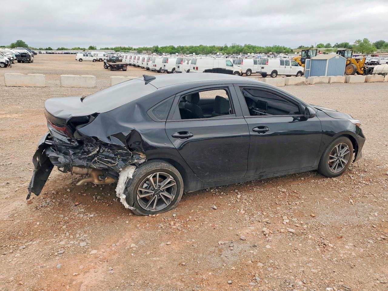 2023 Kia Forte Lxs Black vin: 3KPF24ADXPE629876