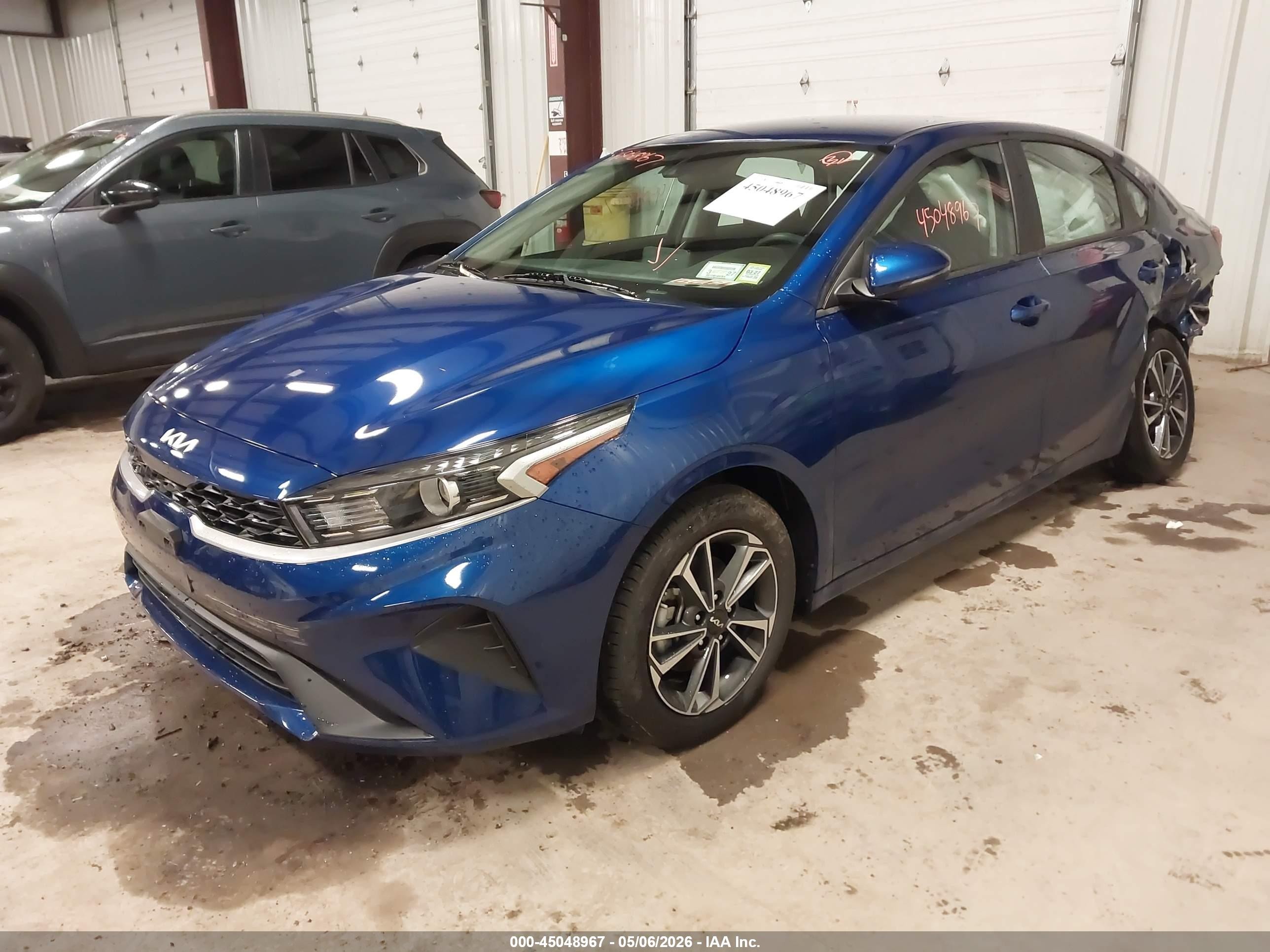 2024 Kia Forte Lxs Синий vin: 3KPF24ADXRE734789