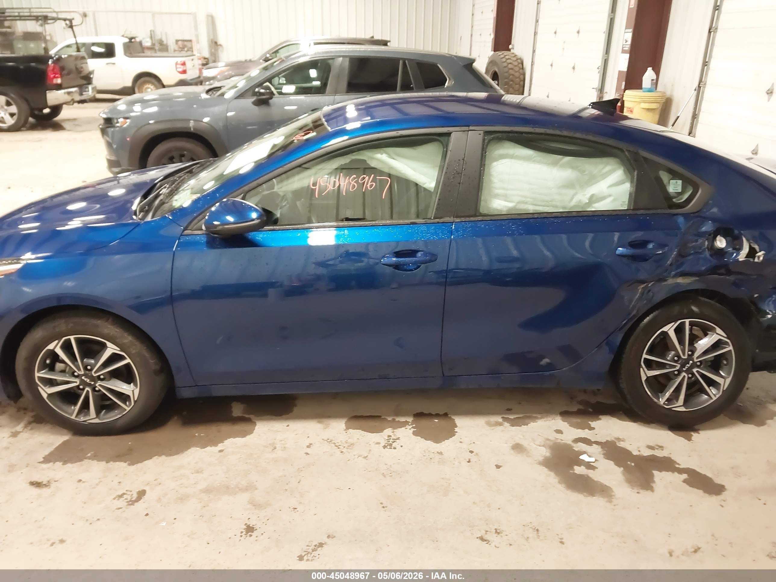 2024 Kia Forte Lxs Синий vin: 3KPF24ADXRE734789