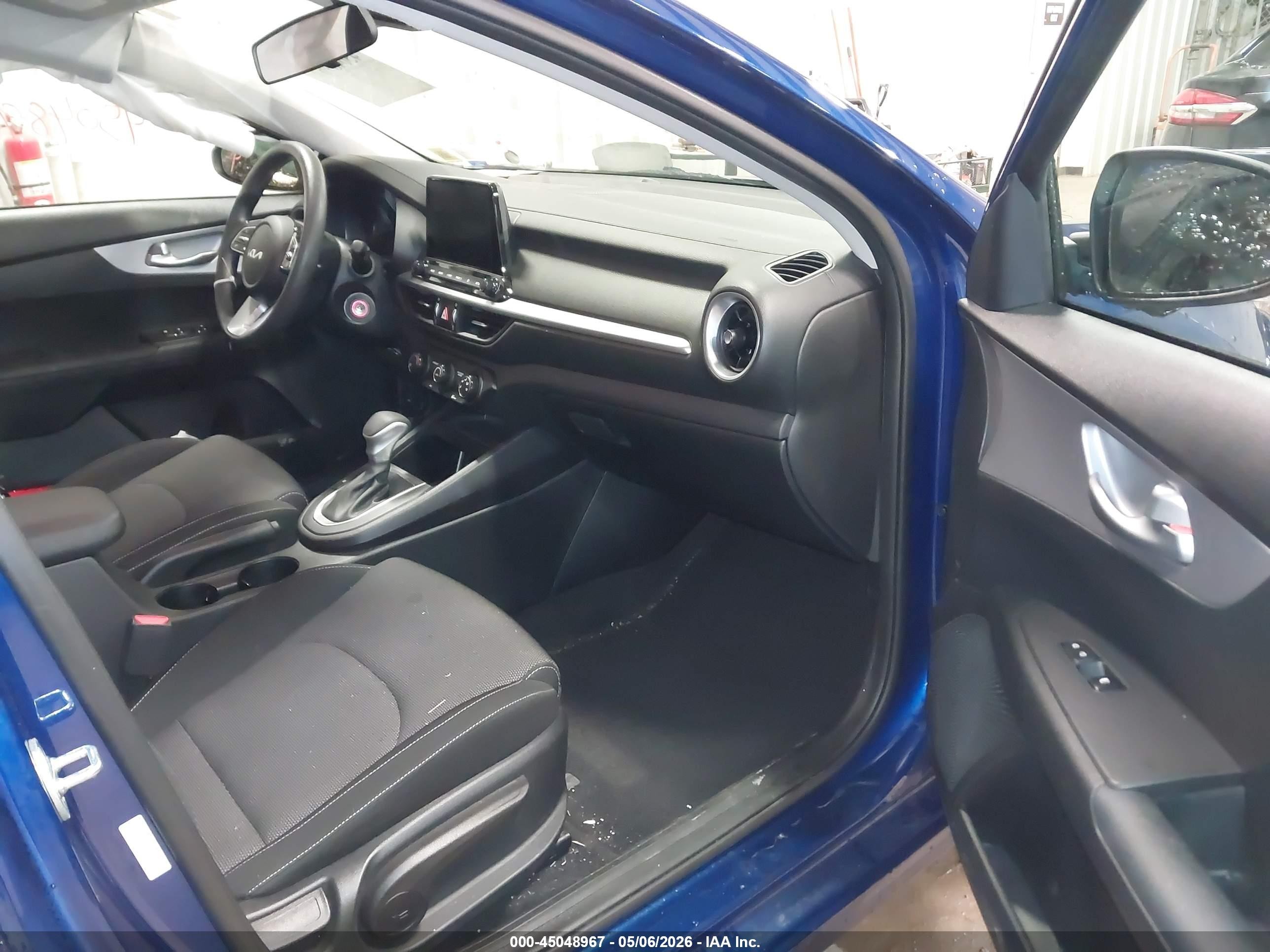 2024 Kia Forte Lxs Синий vin: 3KPF24ADXRE734789