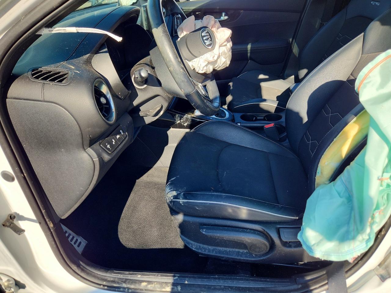 2021 Kia Forte Gt Line White vin: 3KPF34AD0ME328090