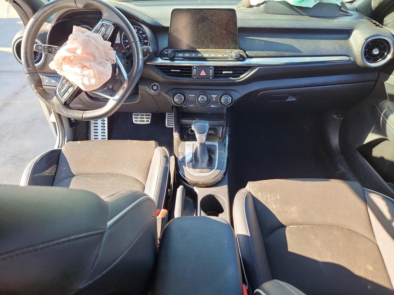 2021 Kia Forte Gt Line White vin: 3KPF34AD0ME328090