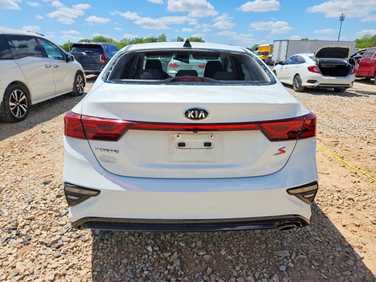 2019 Kia Forte S White vin: 3KPF34AD1KE017636
