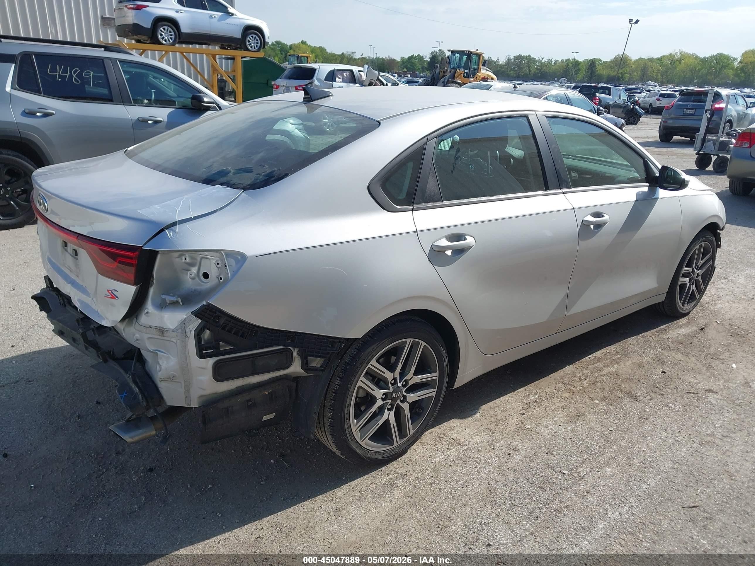 2019 Kia Forte S Silver vin: 3KPF34AD1KE119969