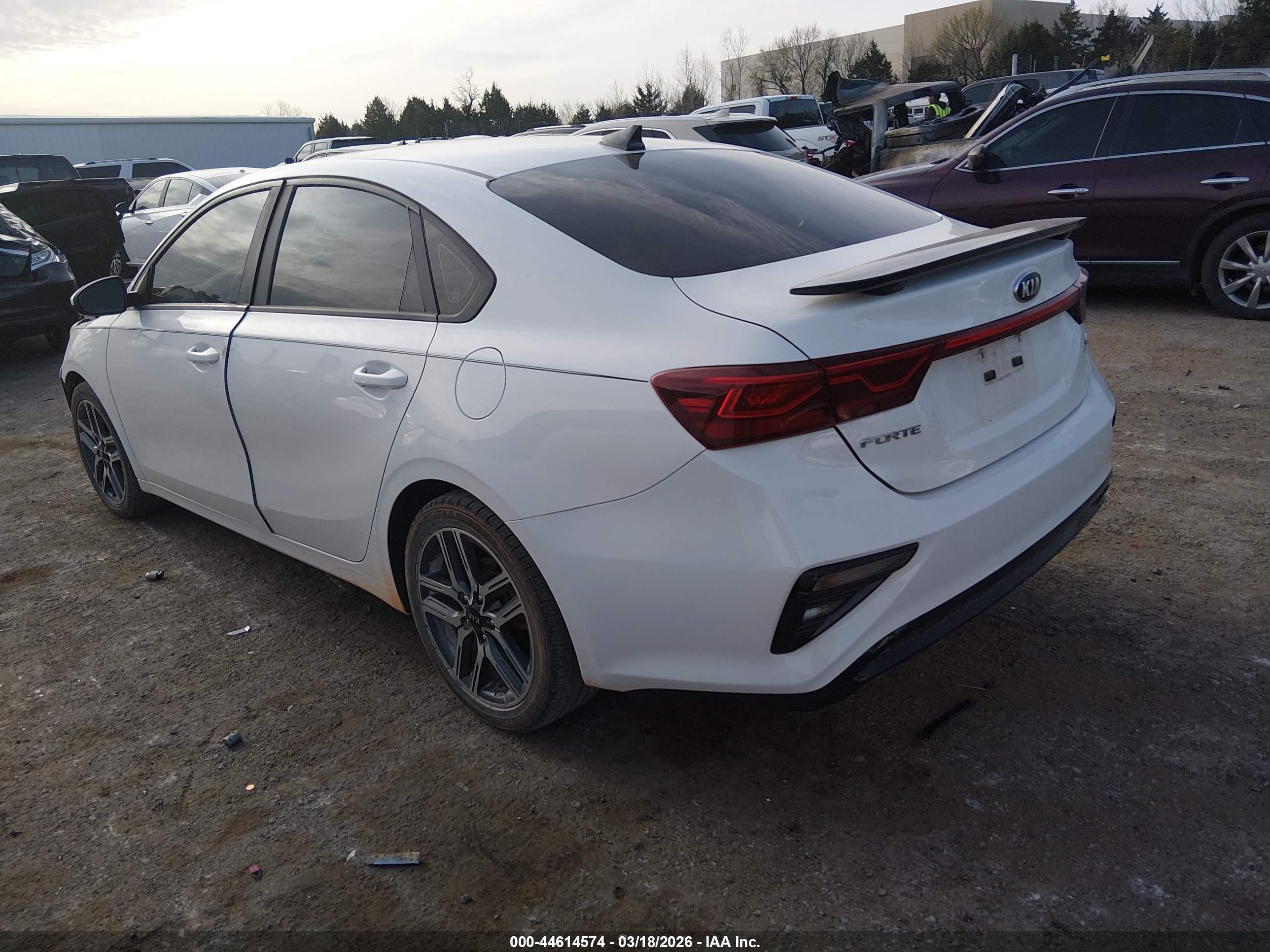 2019 Kia Forte S White vin: 3KPF34AD8KE025992