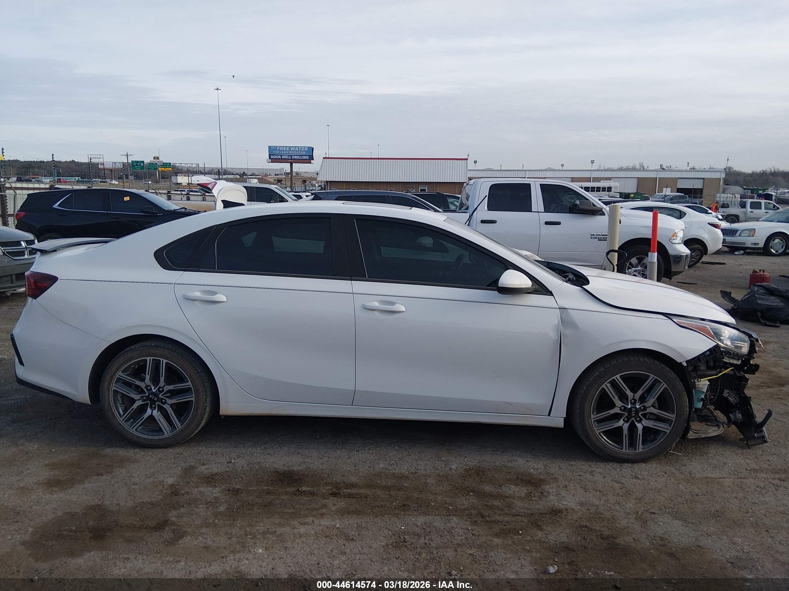 2019 Kia Forte S White vin: 3KPF34AD8KE025992
