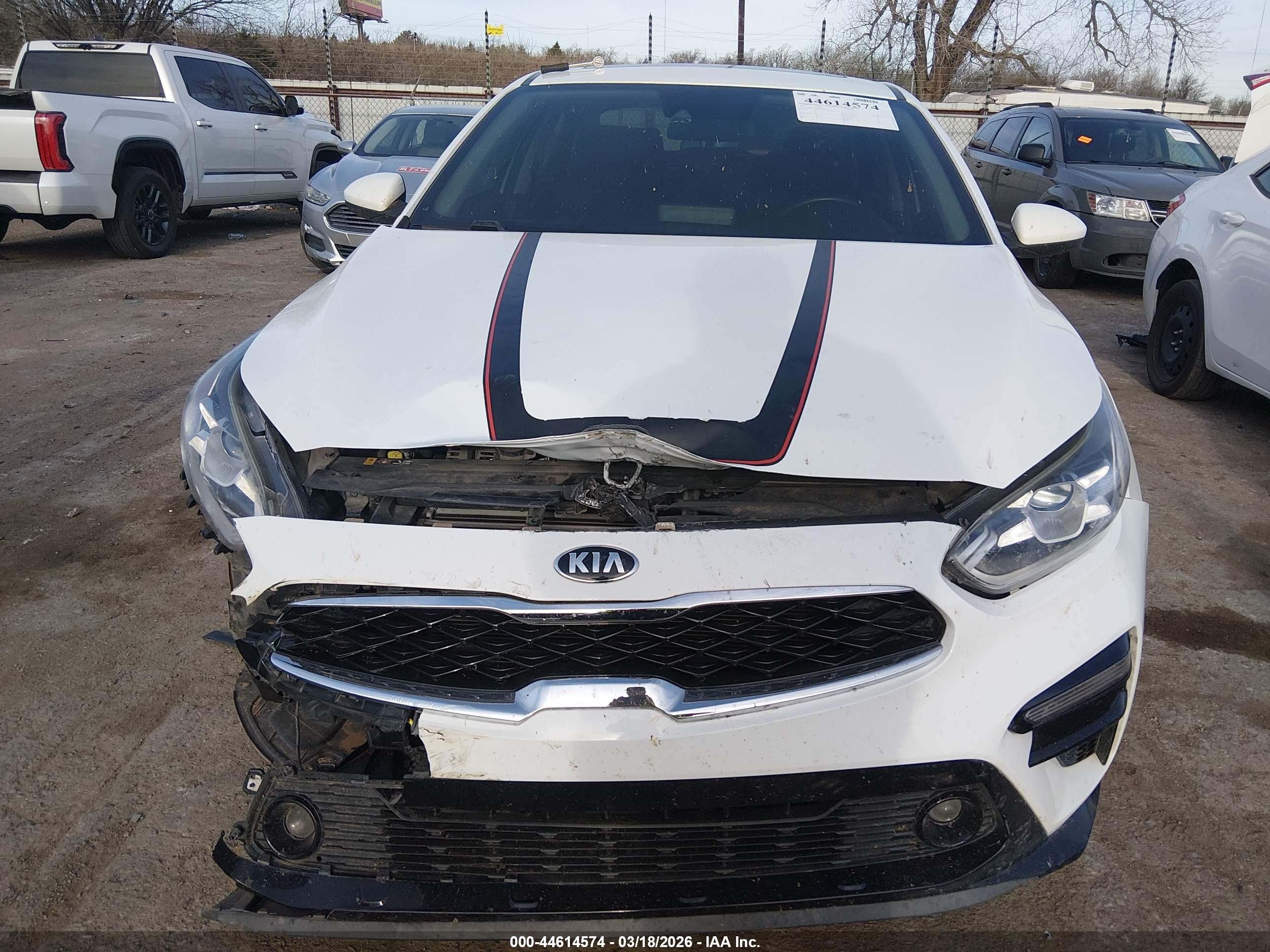 2019 Kia Forte S White vin: 3KPF34AD8KE025992