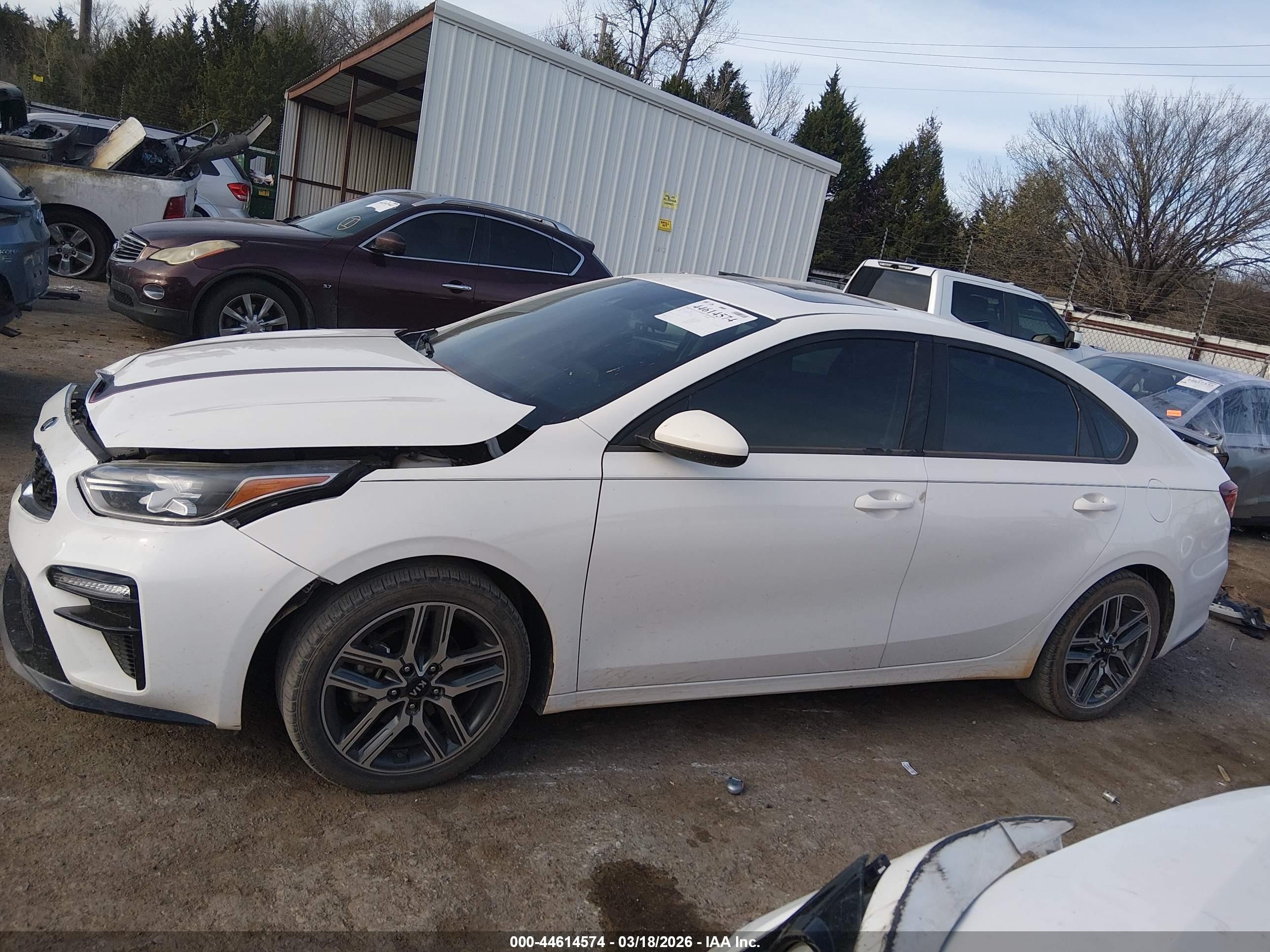 2019 Kia Forte S White vin: 3KPF34AD8KE025992