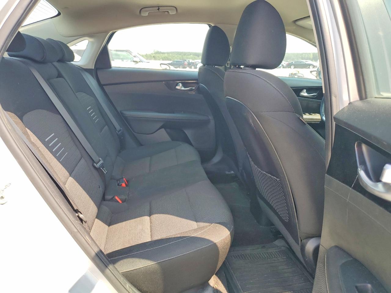 2019 Kia Forte S Silver vin: 3KPF34AD9KE016251