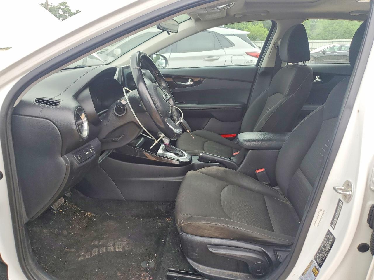 2019 Kia Forte S White vin: 3KPF34AD9KE107021