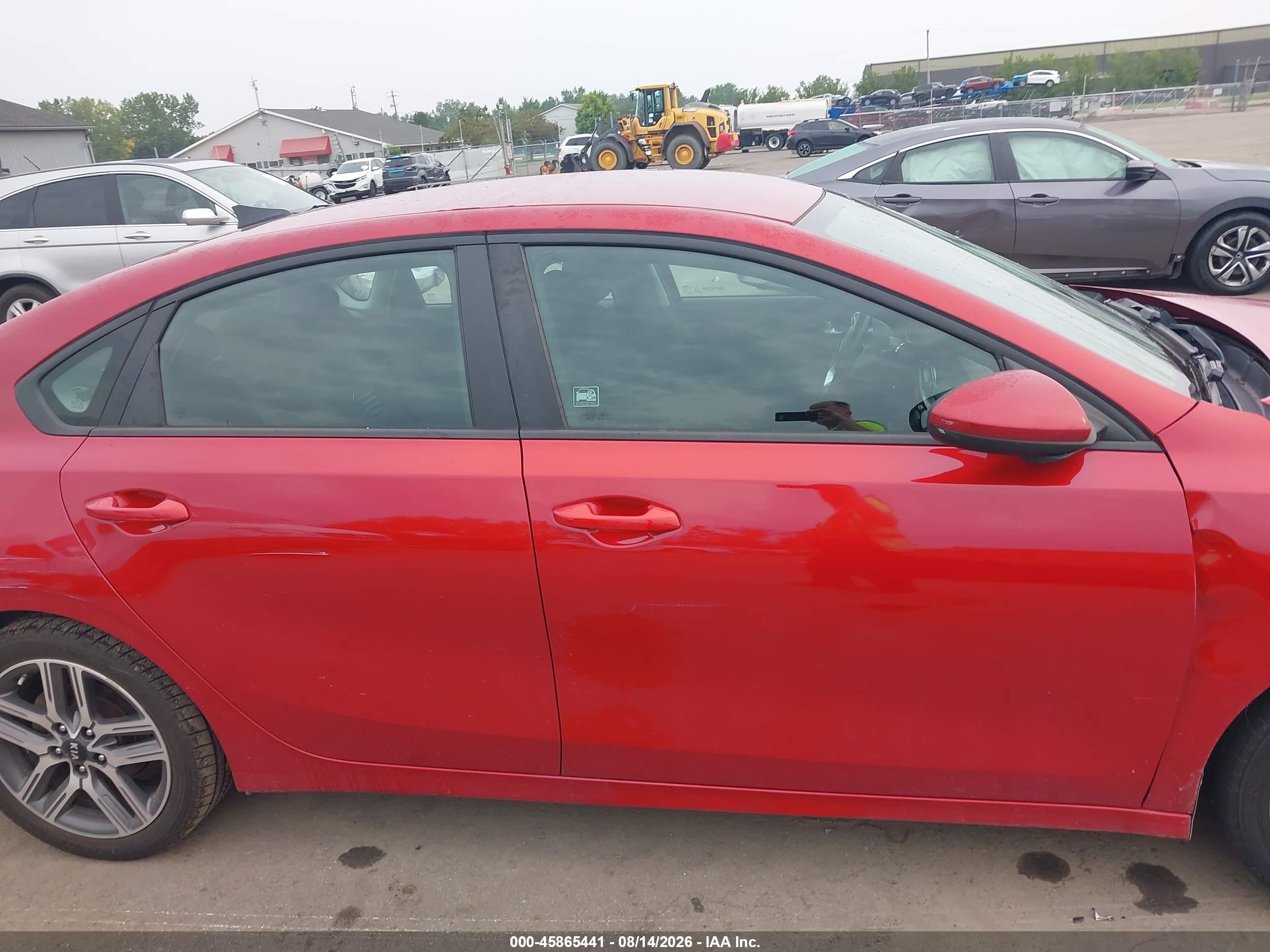 2019 Kia Forte S Красный vin: 3KPF34ADXKE048223