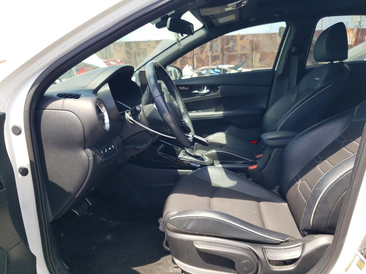 2020 Kia Forte Gt Line White vin: 3KPF34ADXLE261643
