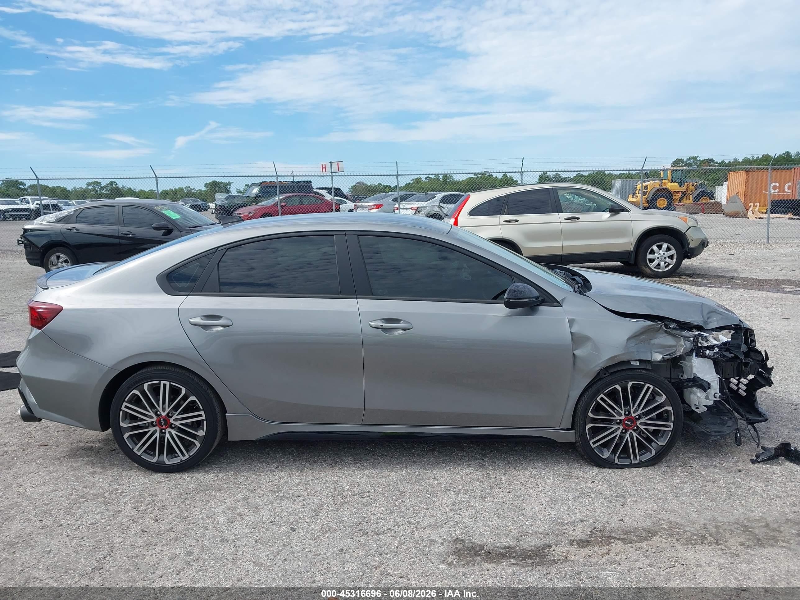 2023 Kia Forte Gt Серый vin: 3KPF44AC5PE503393