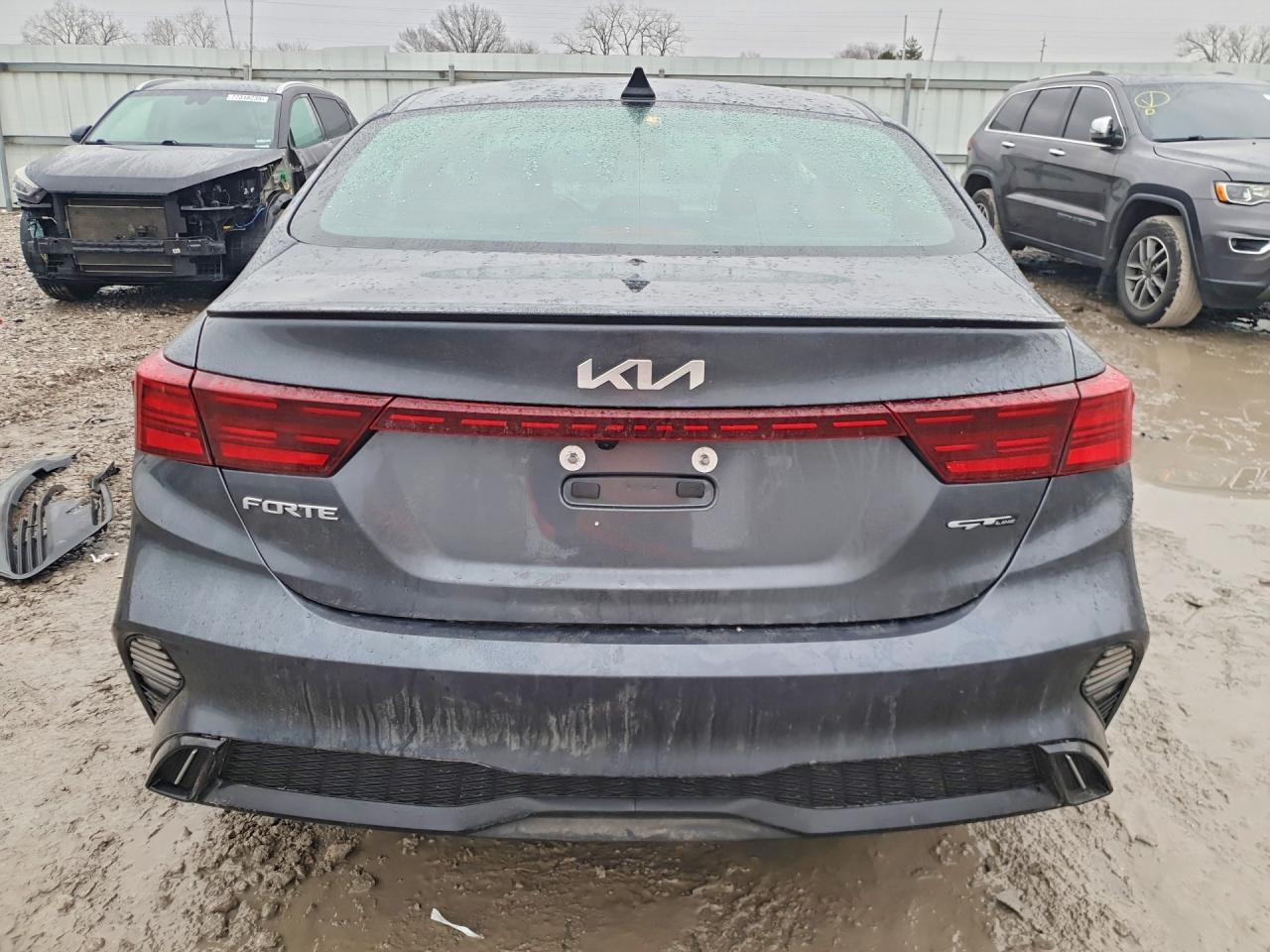 2024 Kia Forte Gt Line Gray vin: 3KPF54AD0RE822418